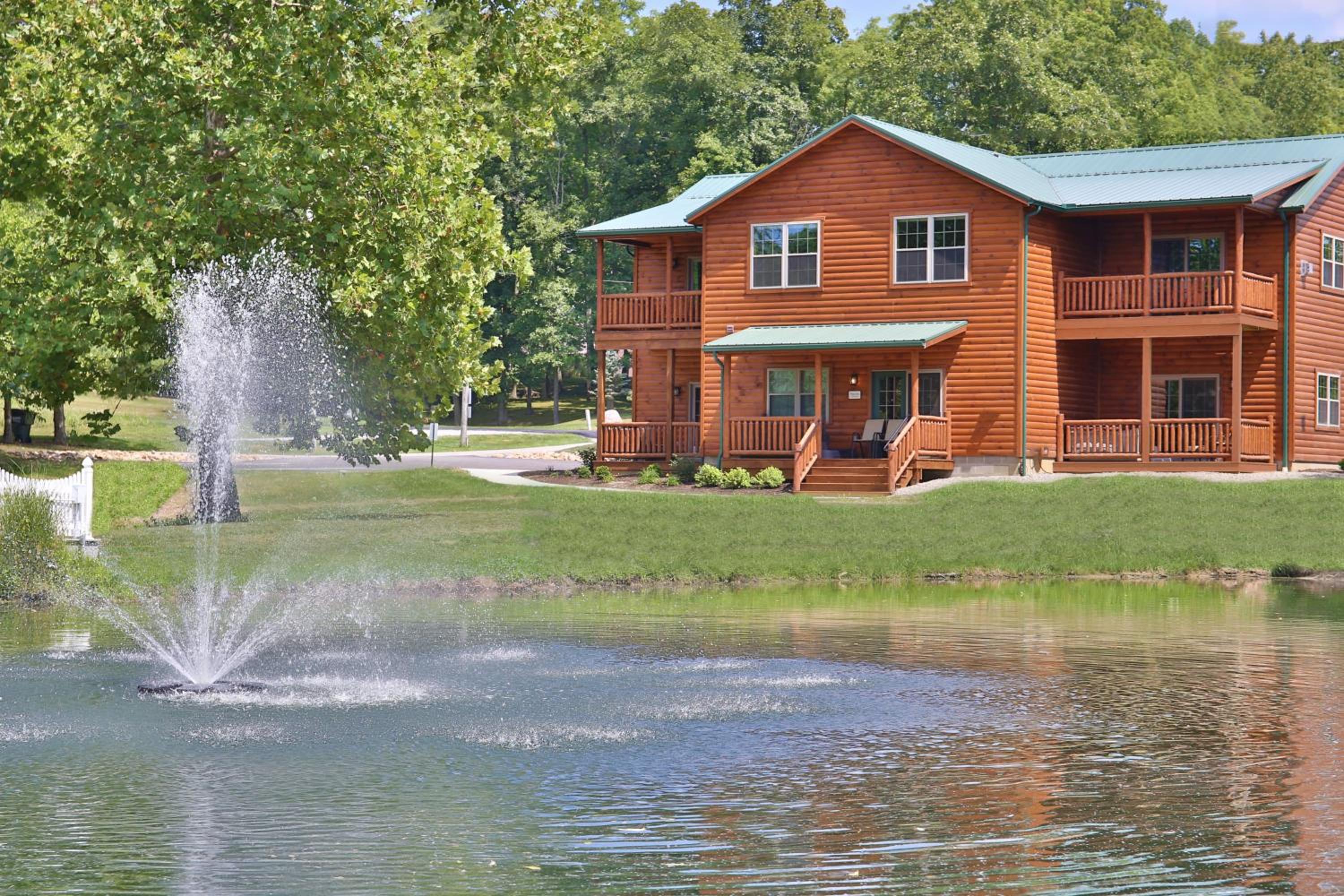 Hotel Waterview Lodge by Amish Country Lodging