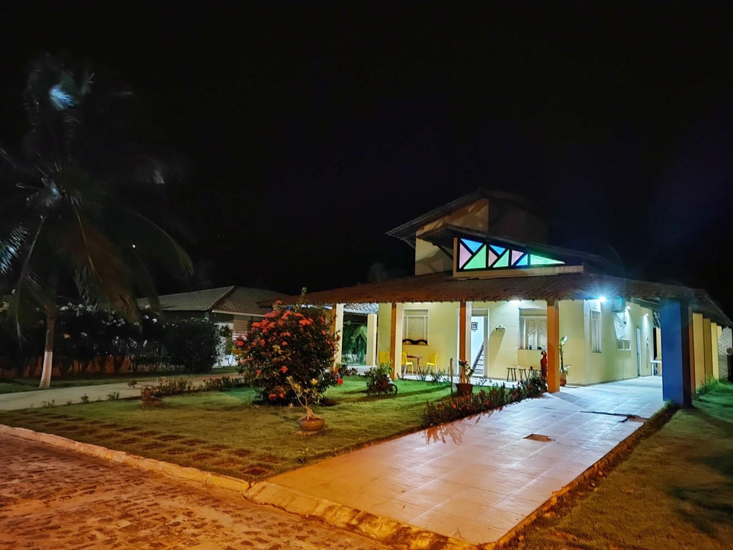 Casa de praia condomínio fechado, frente para o mar