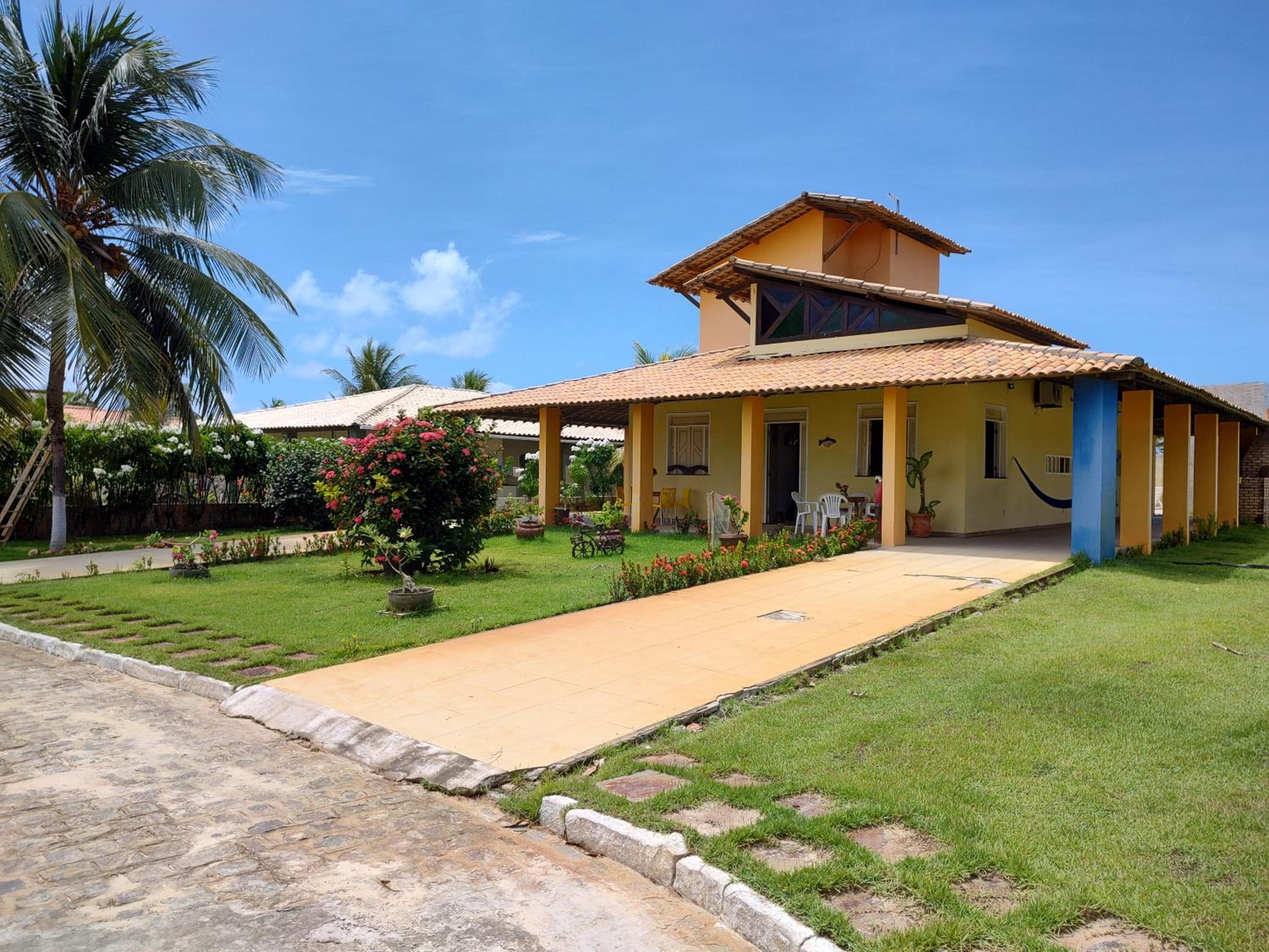 Casa de praia condomínio fechado, frente para o mar