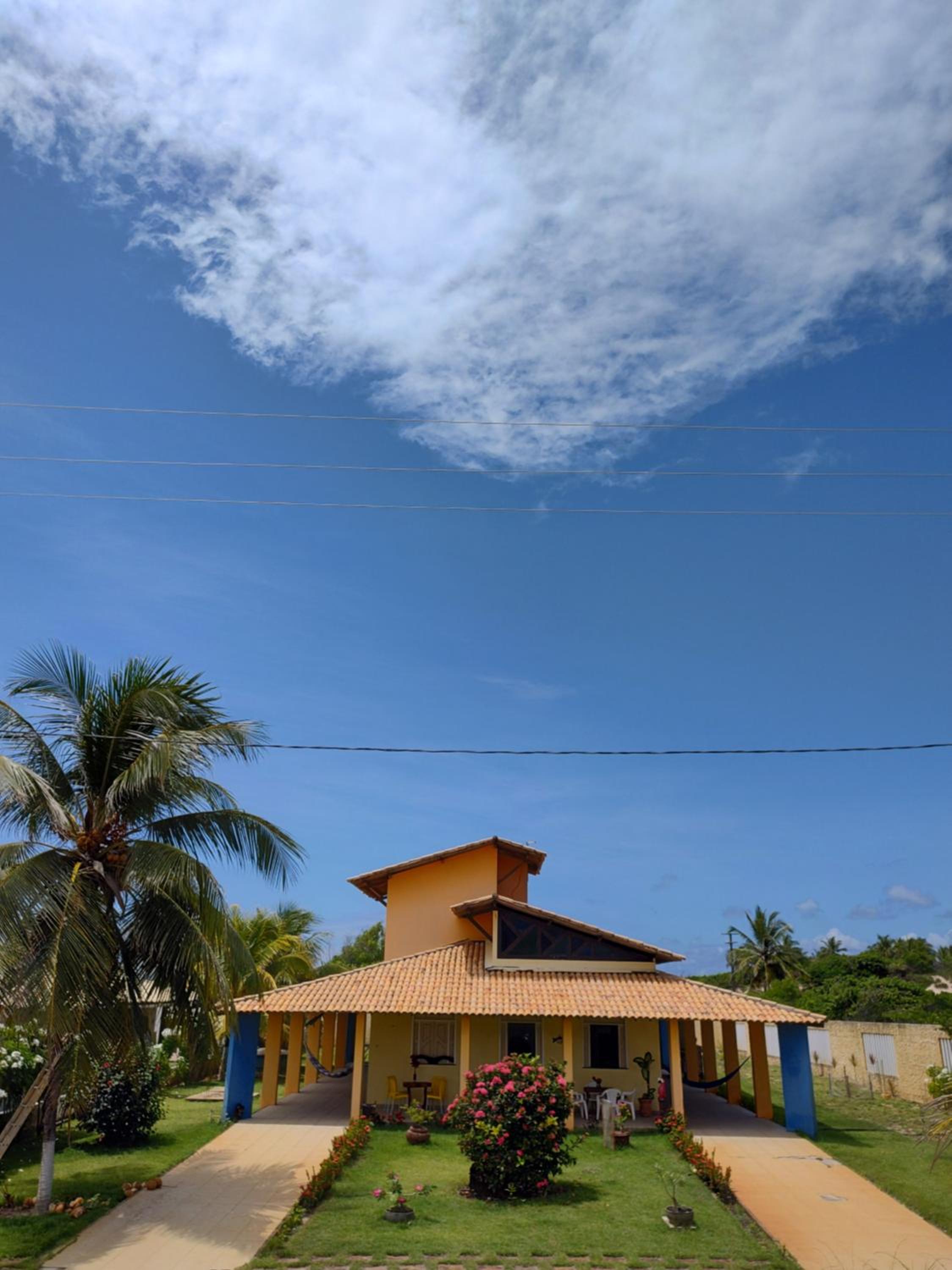 Casa de praia condomínio fechado, frente para o mar
