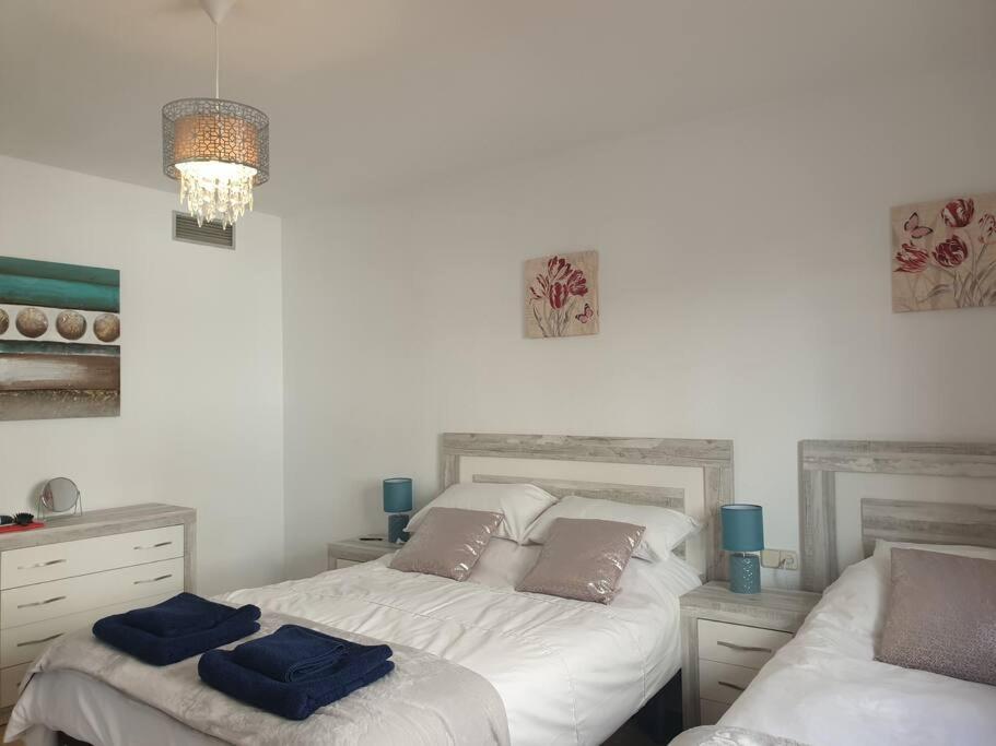 Estepona port beachside apartment - Marina Bay