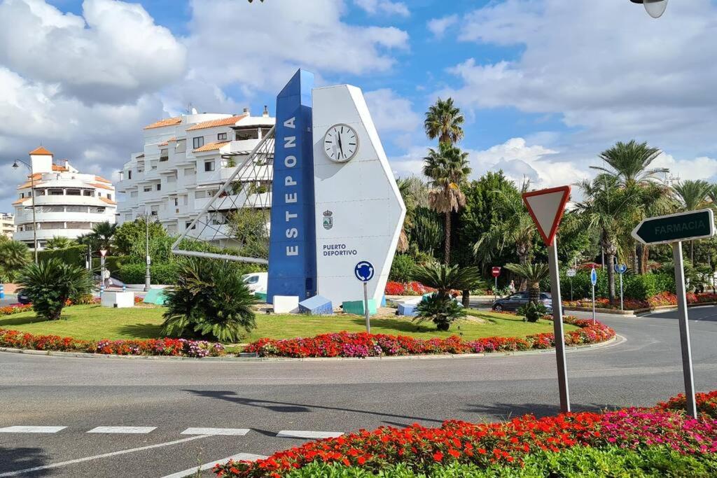 Estepona port beachside apartment - Marina Bay