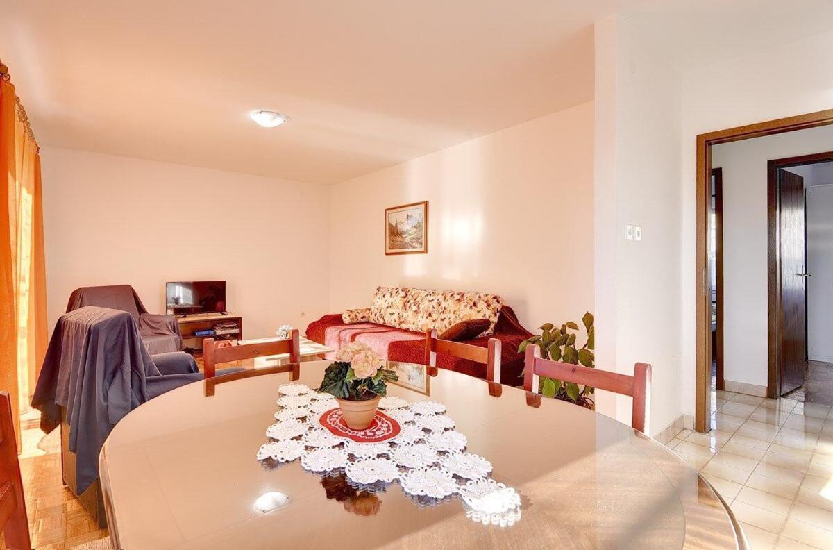 Apartment Mario view 3