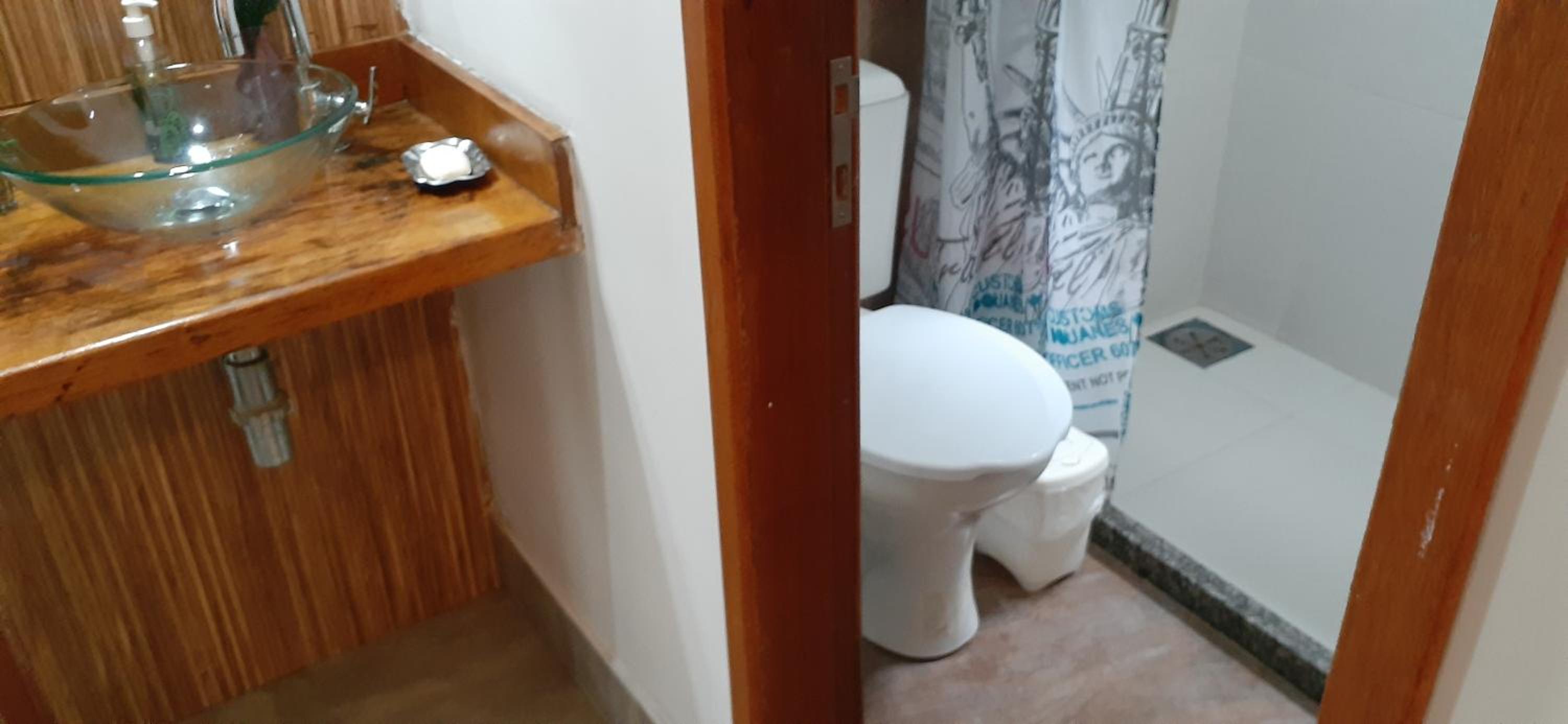 Casa praiana em condominio com lazer