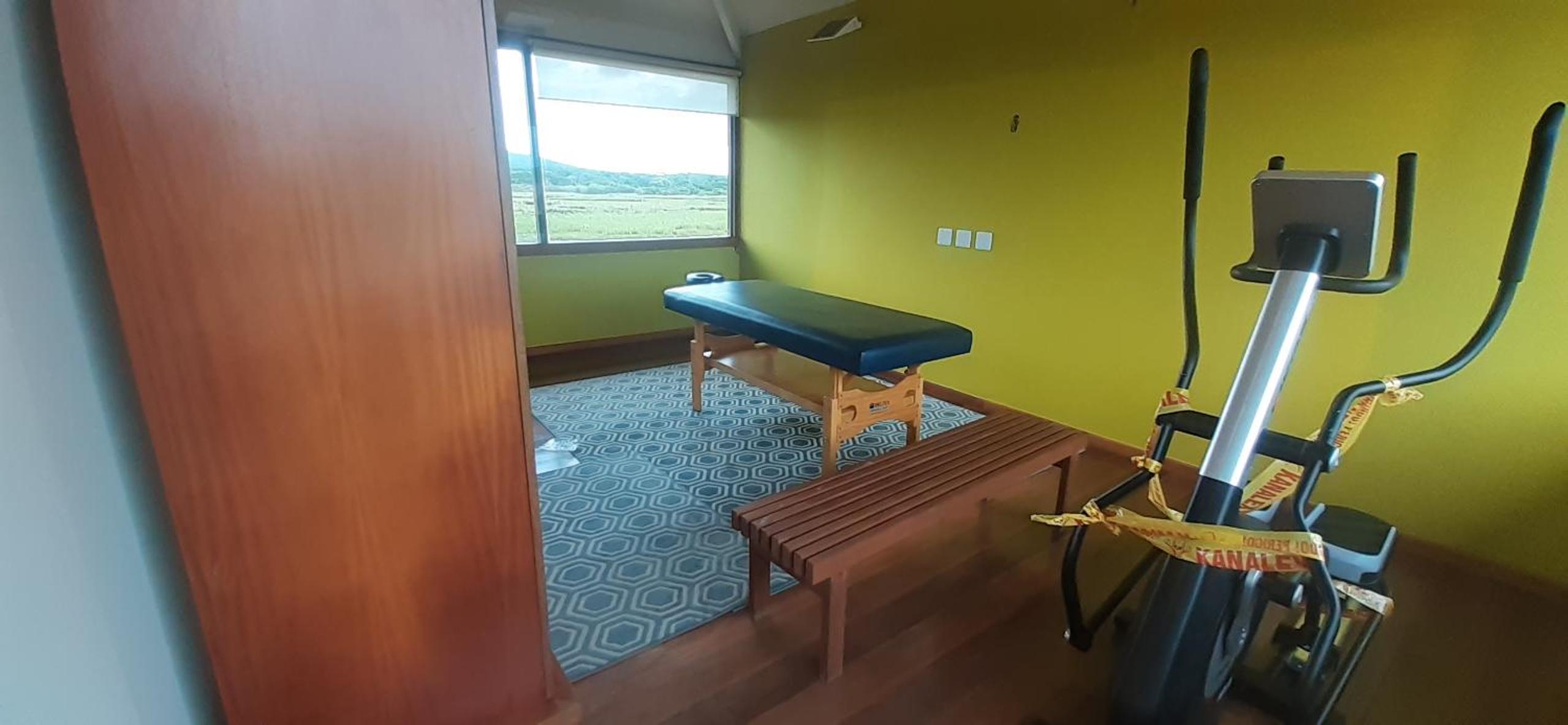 Casa praiana em condominio com lazer
