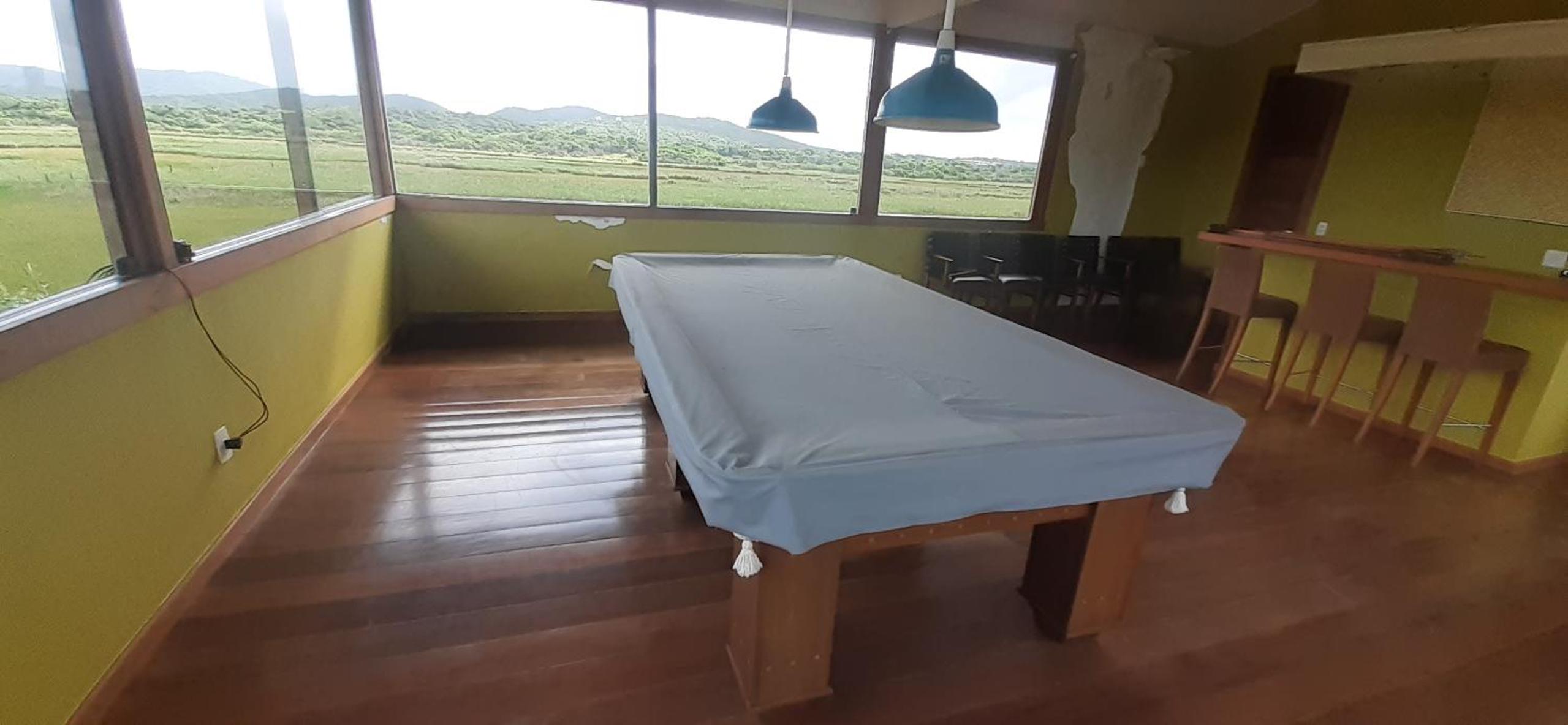 Casa praiana em condominio com lazer