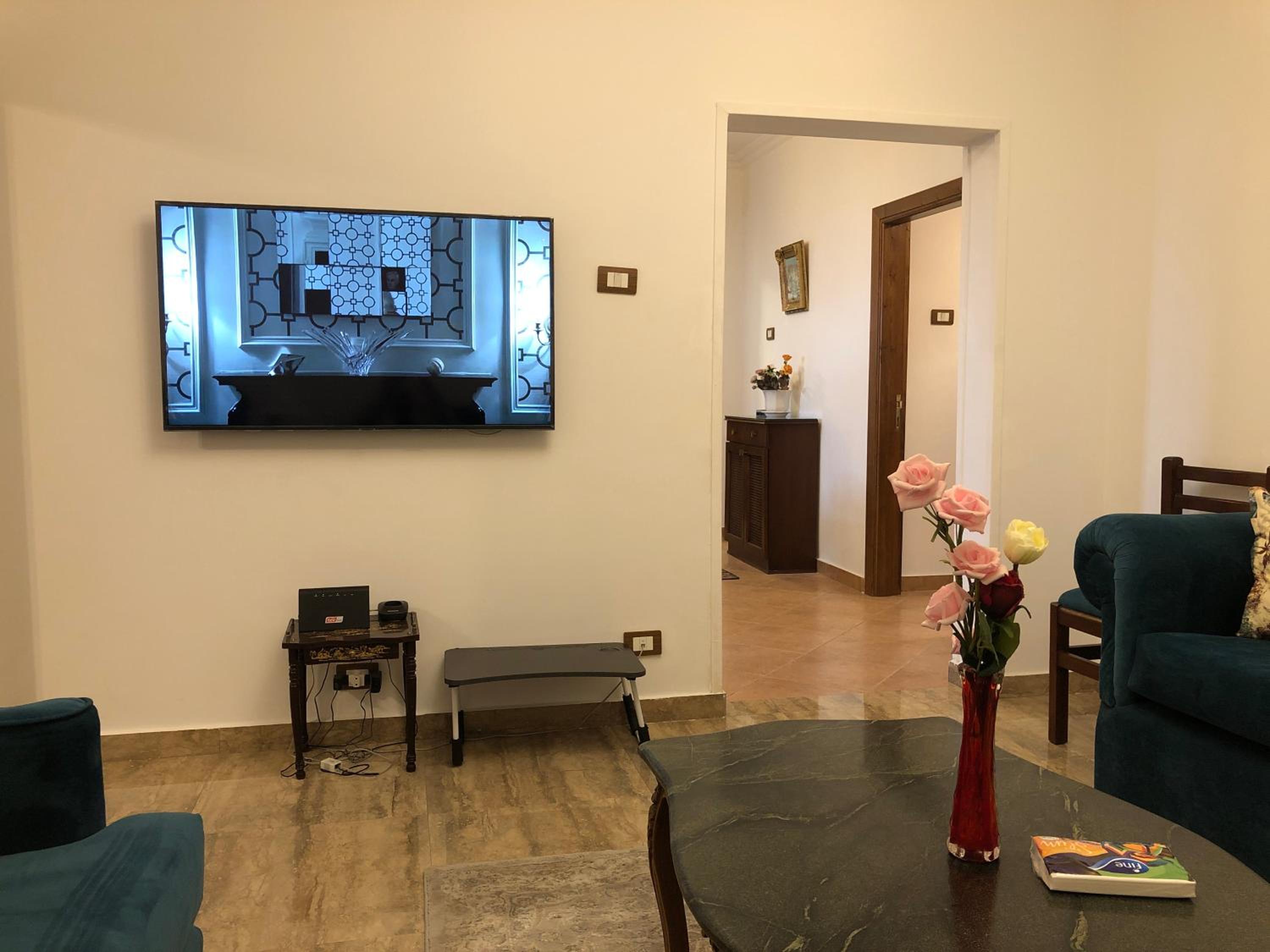 Three bedrooms apartment Nile view maadi
