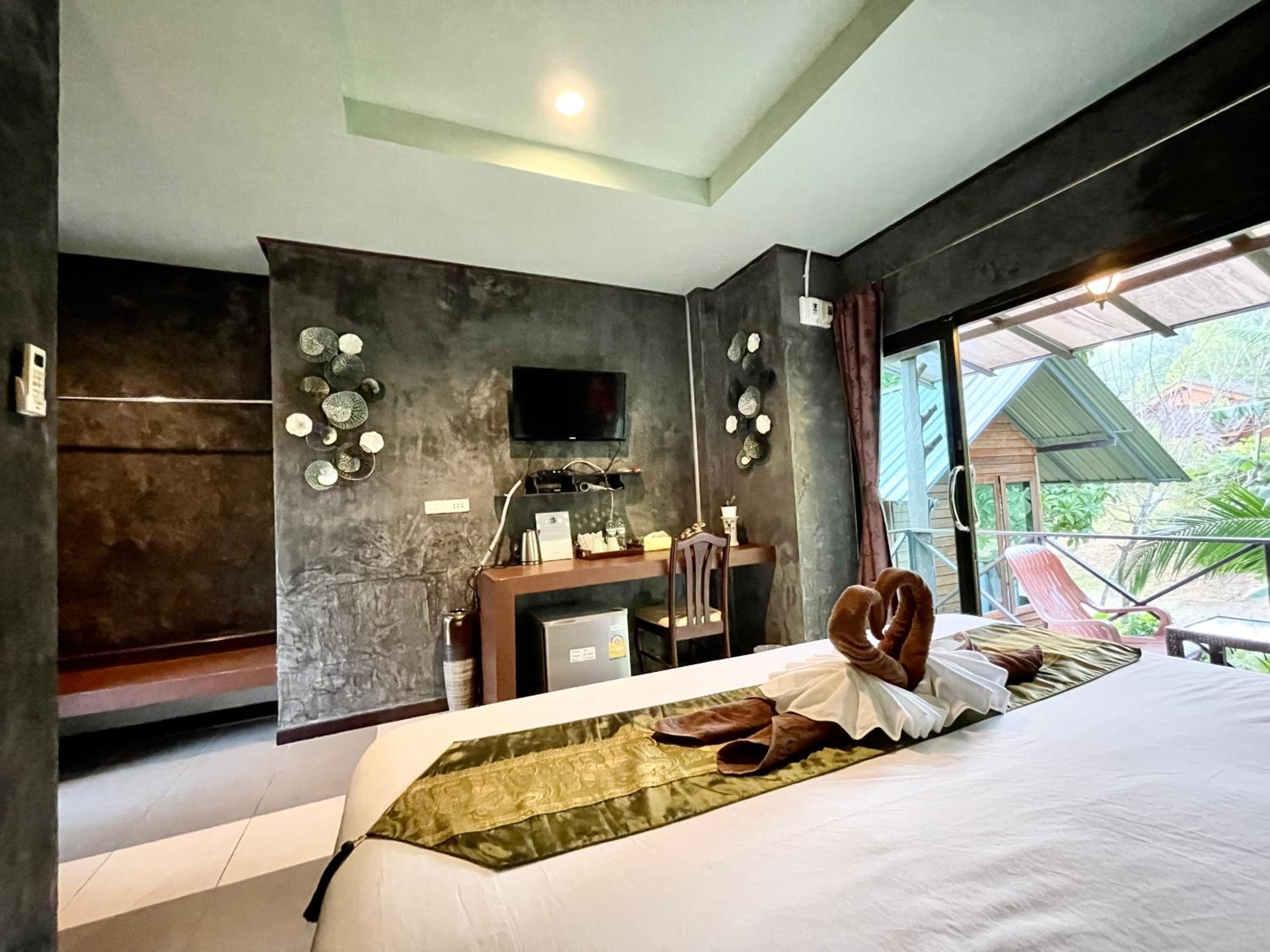 Khao Sok Green Valley Resort - SHA Certified