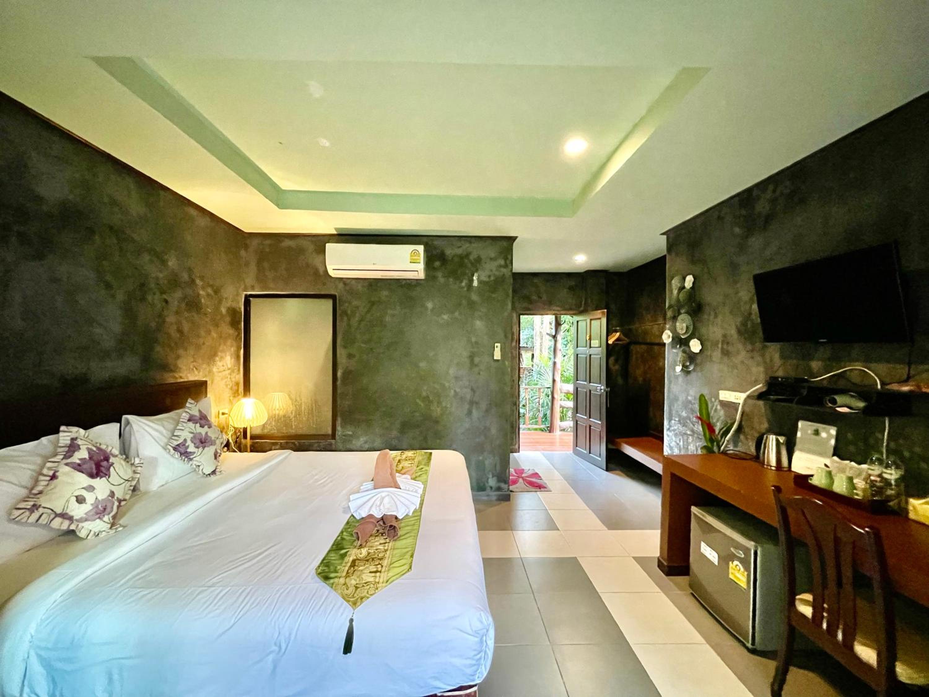 Khao Sok Green Valley Resort - SHA Certified