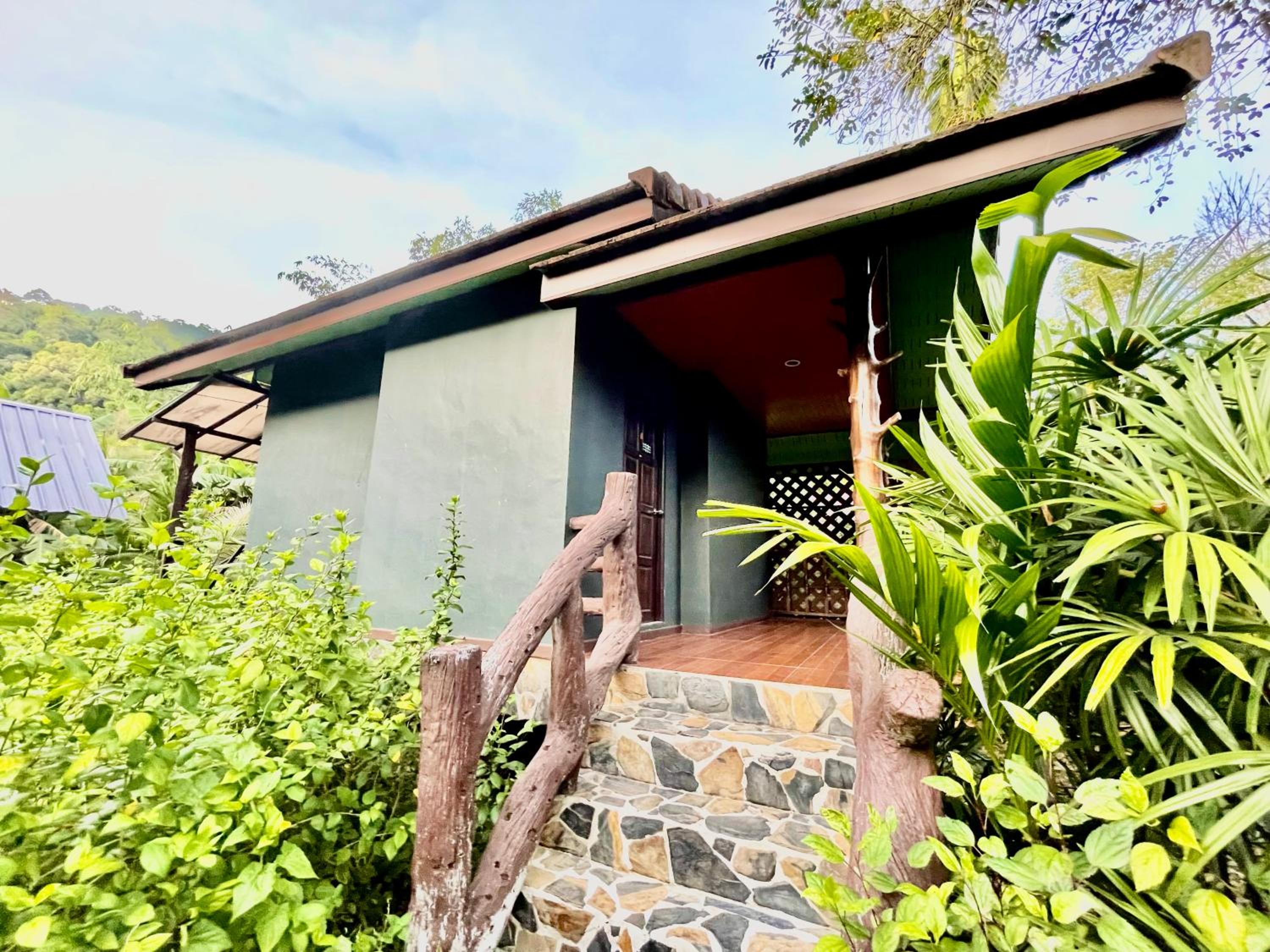 Khao Sok Green Valley Resort - SHA Certified