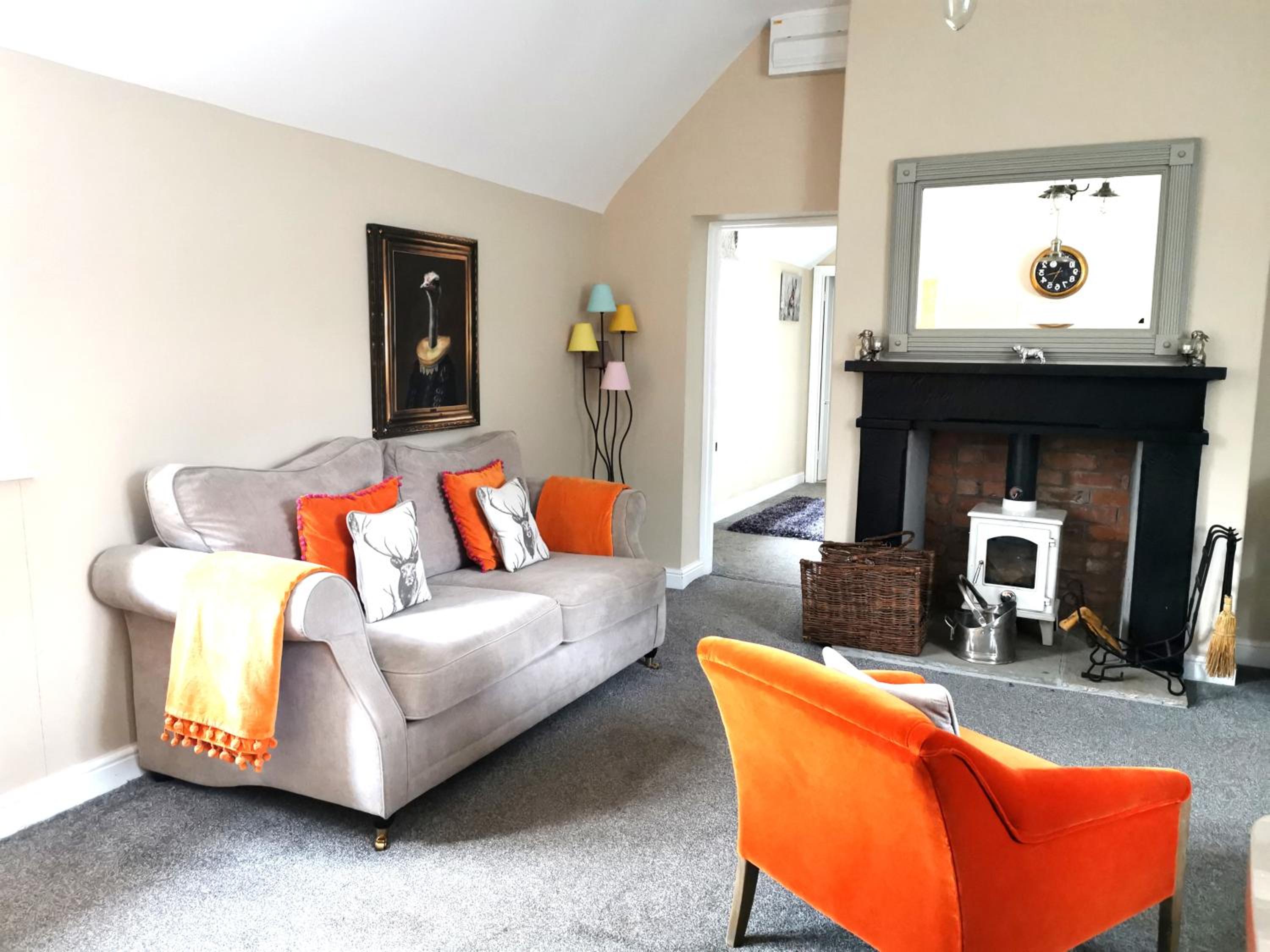 The Courtyard Apartment at Cefn Tilla Court, Usk view 5