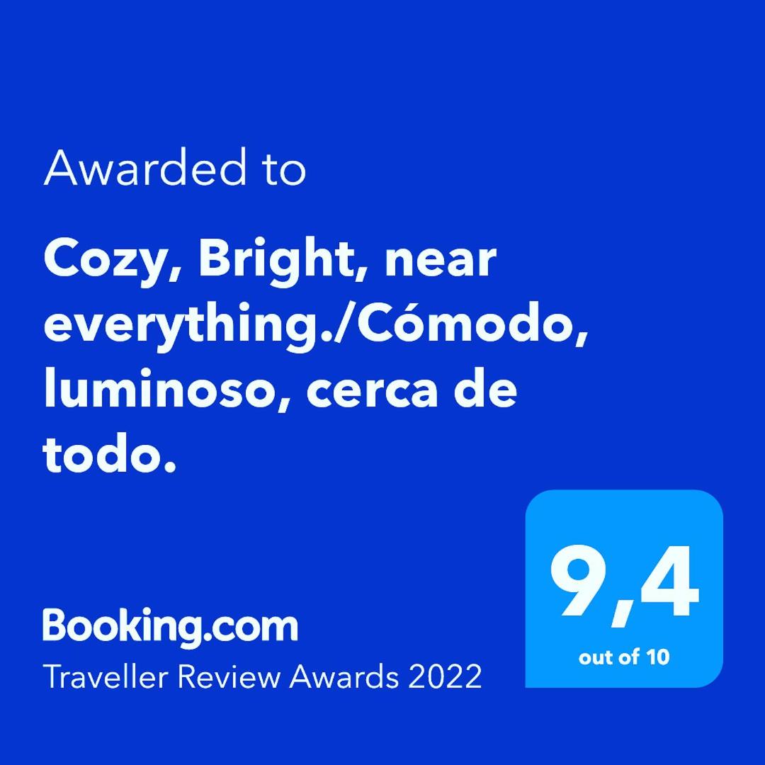 Cozy, Bright, near everything./Cómodo, luminoso, cerca de todo.