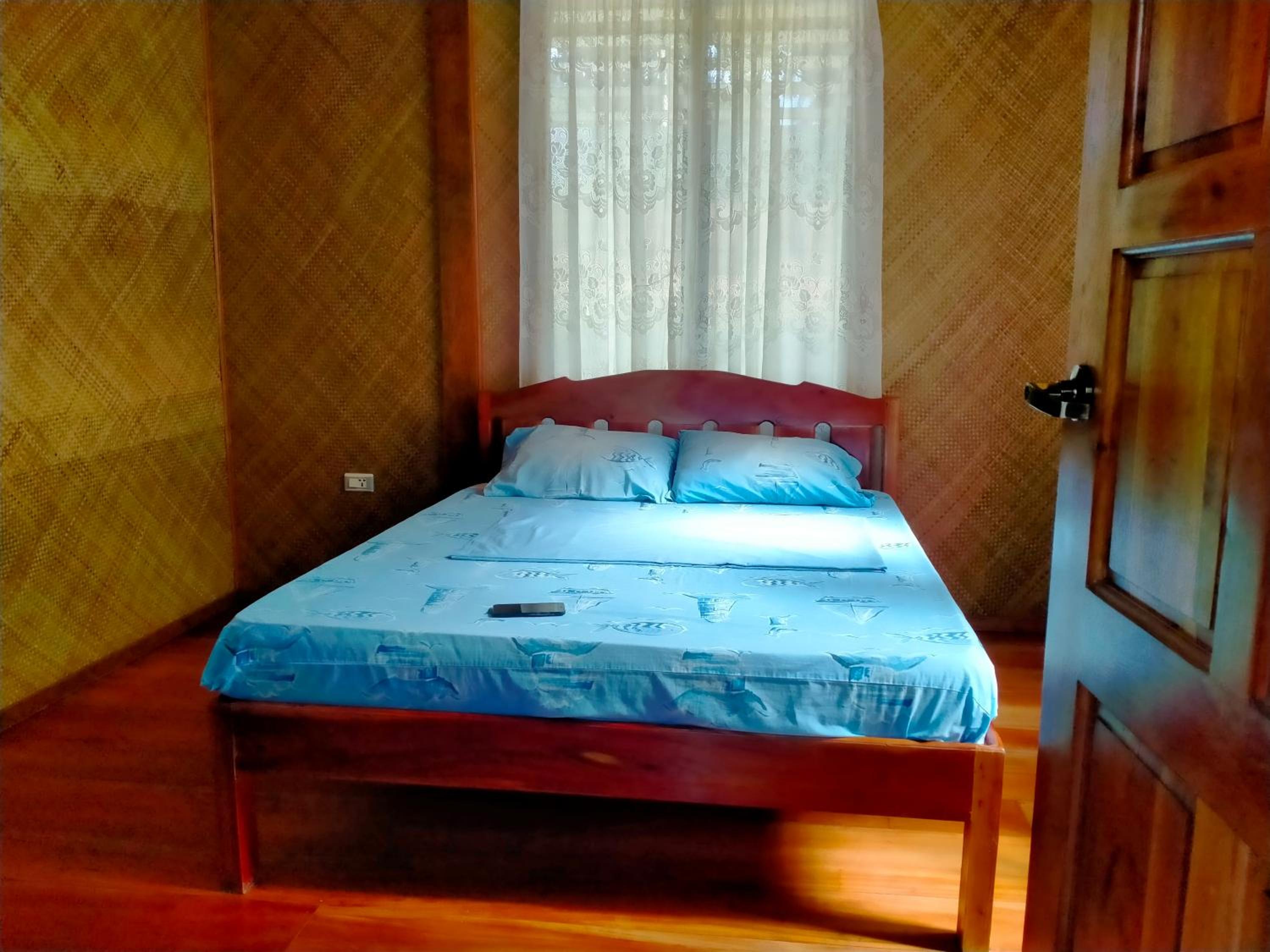 JJS BACKPACKERS VILLAGE