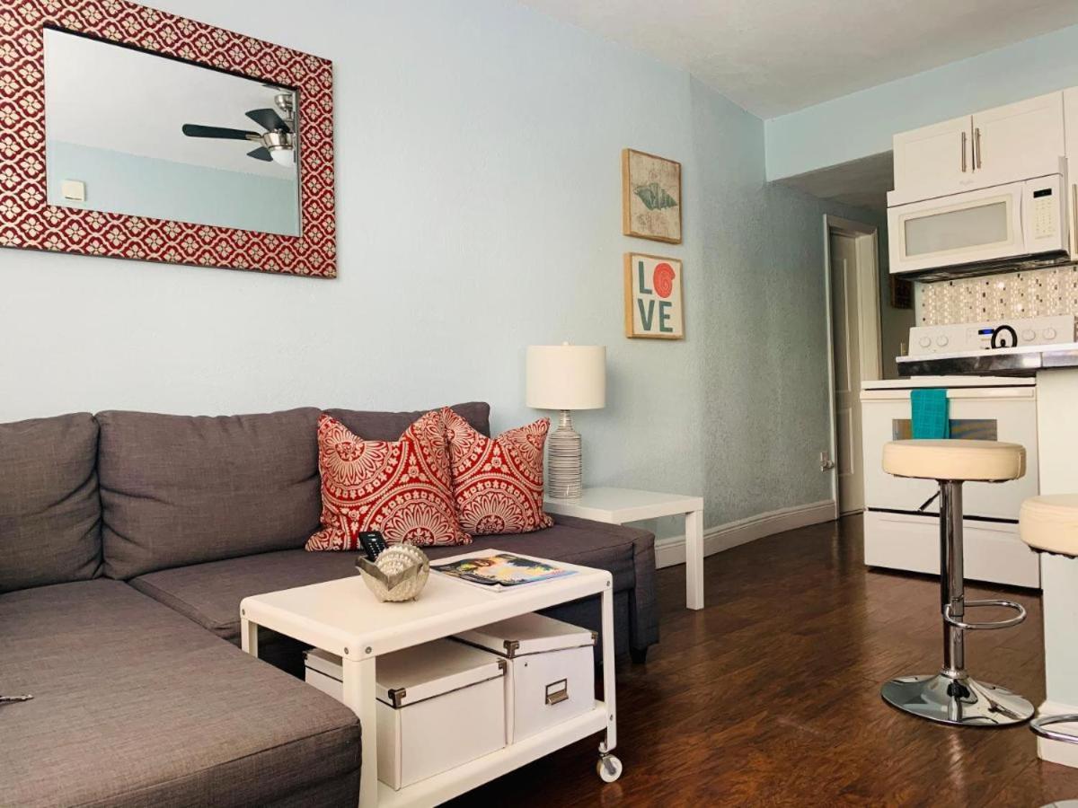 Sun Sand and Love - Lovely 2 Beds, 2 Bath Condo - Image 3