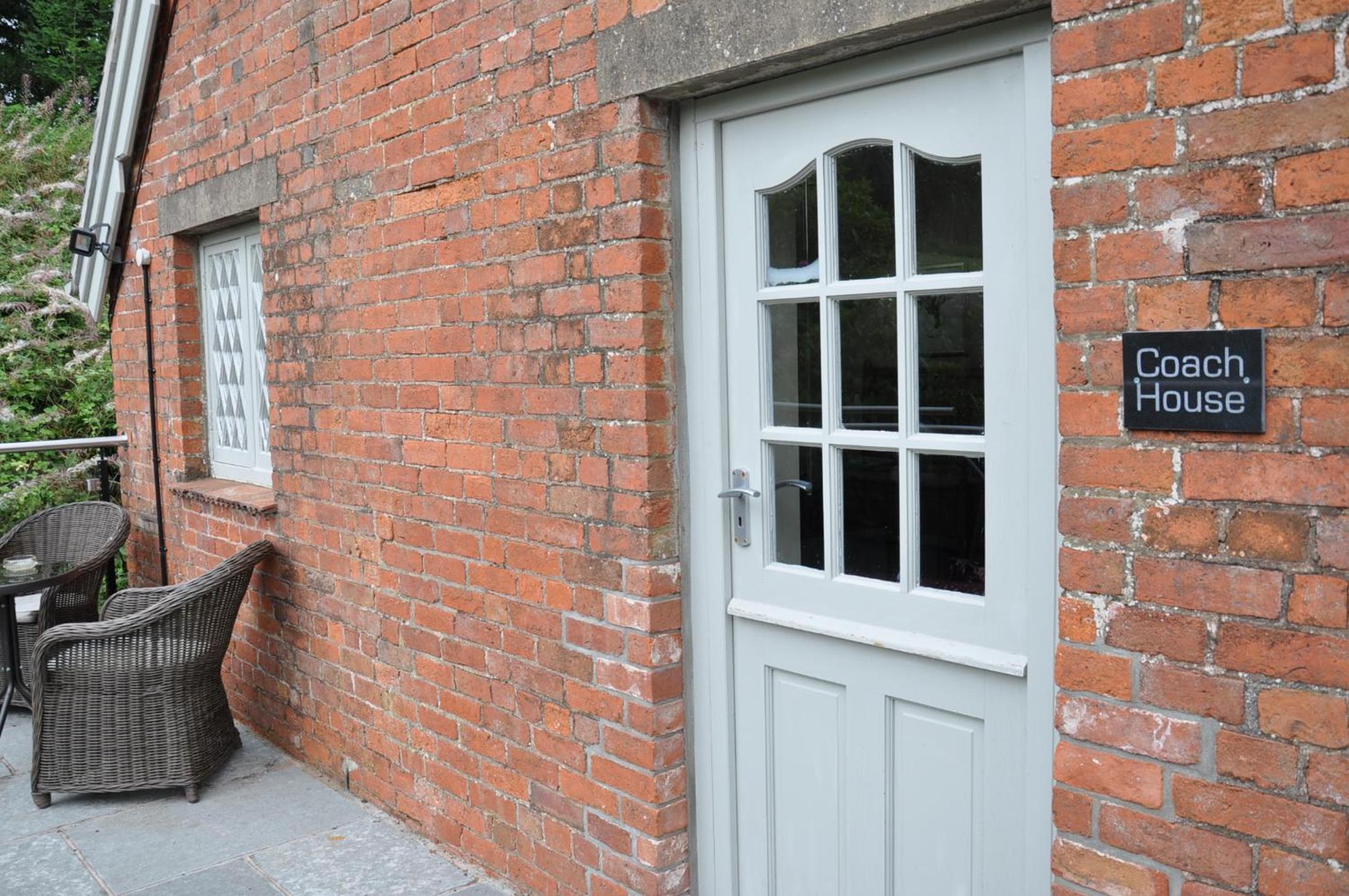 The Coach House Apartment at Cefn Tilla Court, Usk view 5