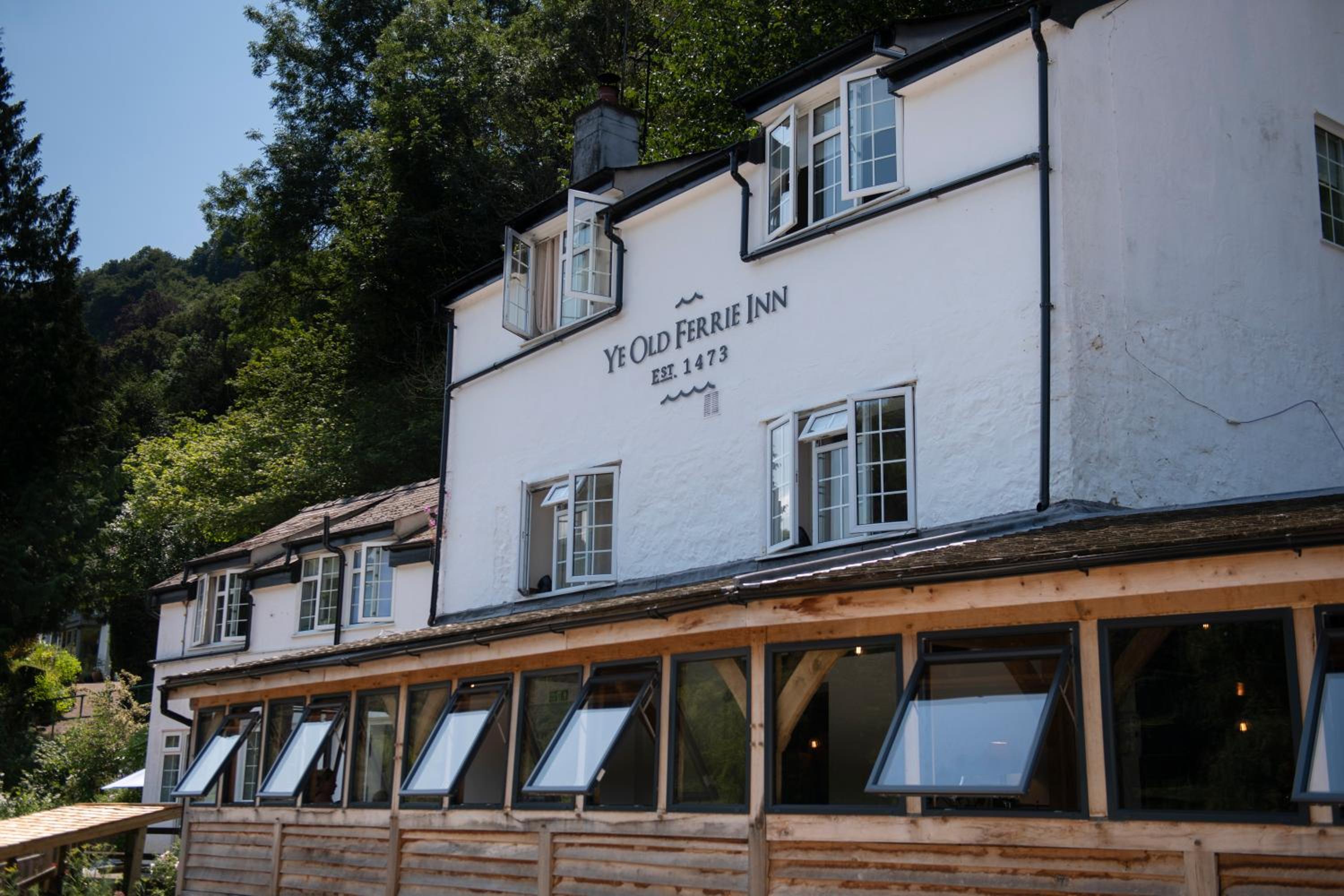 Ye Old Ferrie Inn