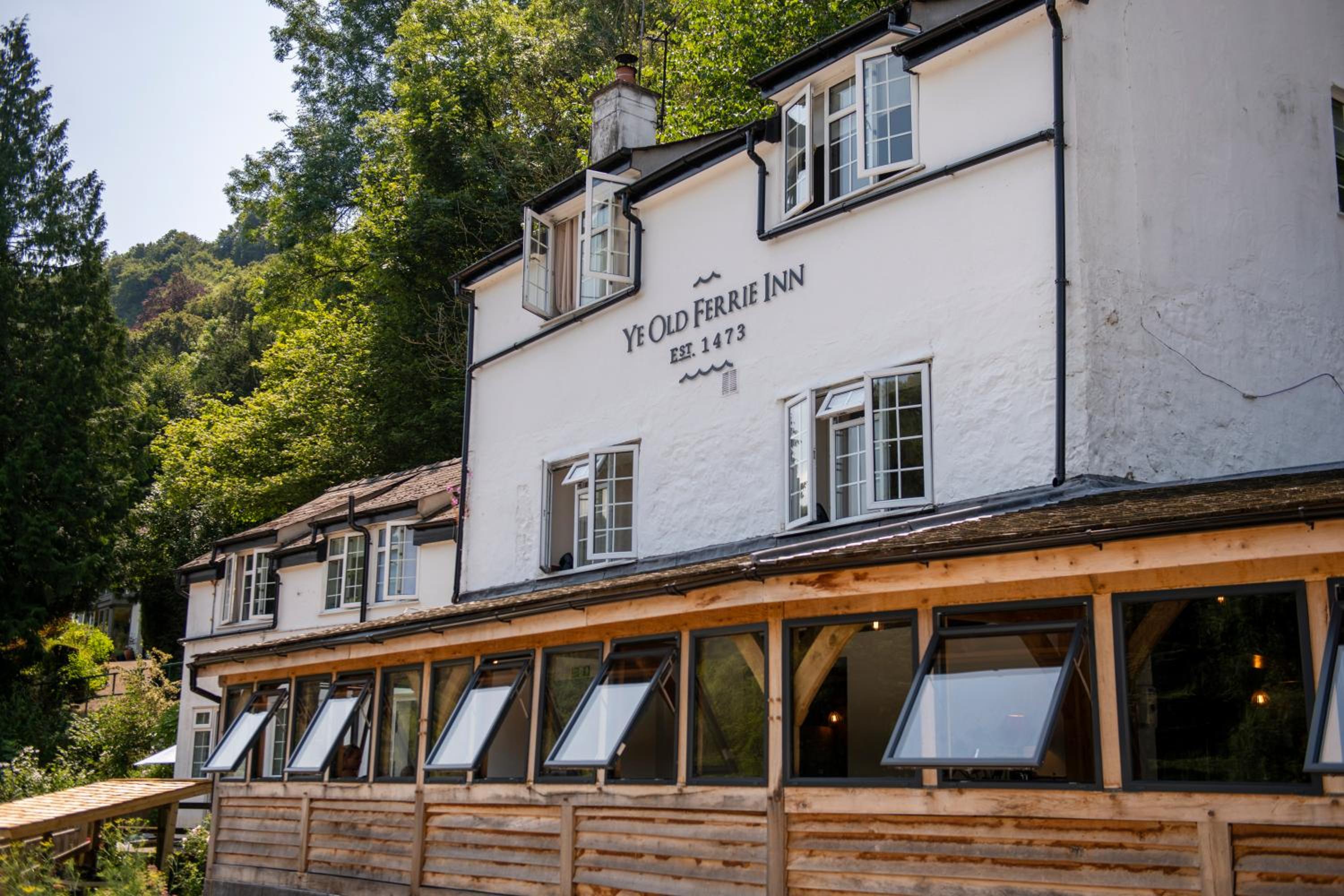 Ye Old Ferrie Inn