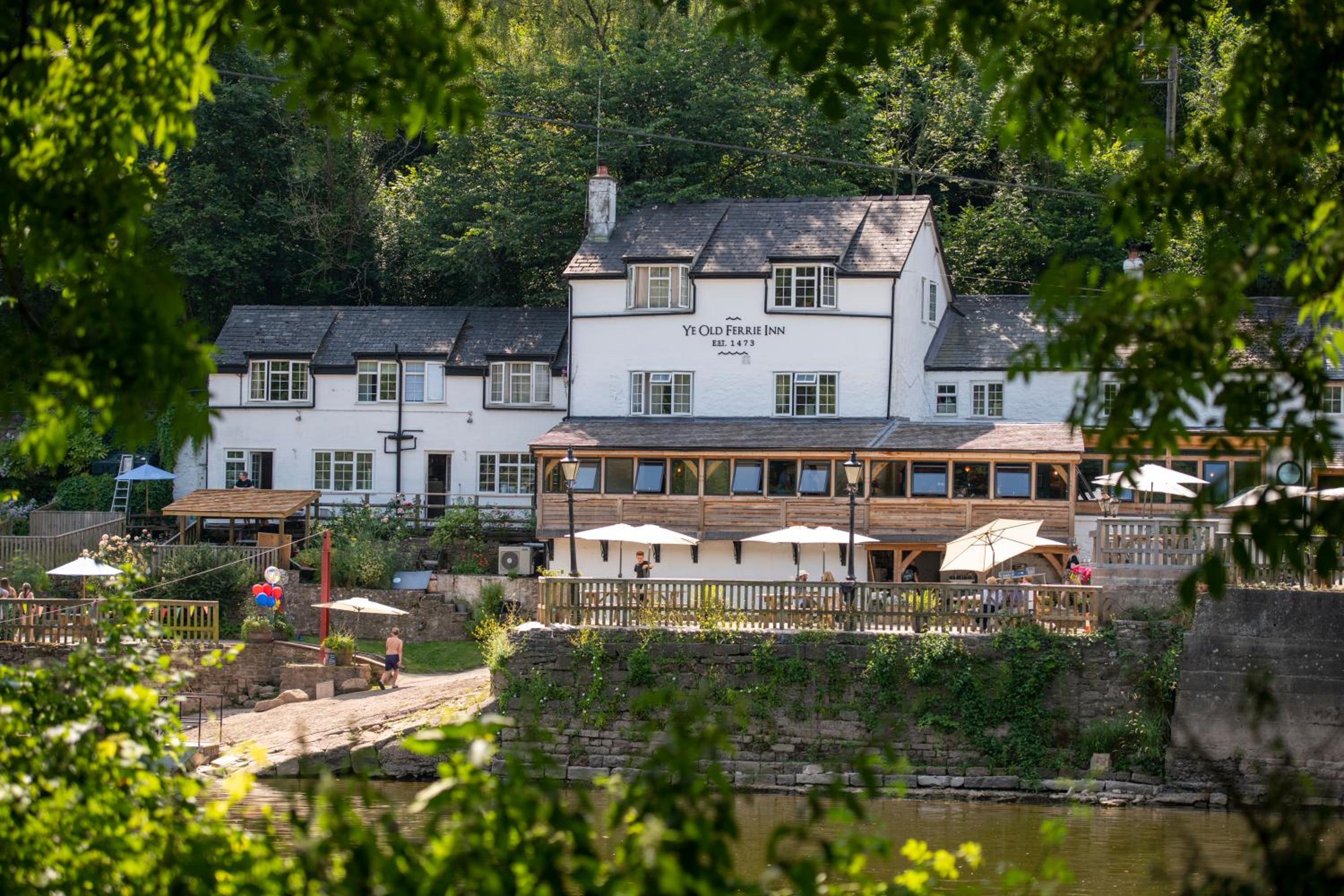 Ye Old Ferrie Inn