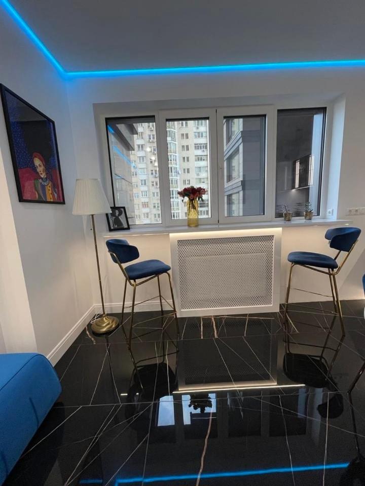 1 room 65m2 center of Obolon near River side. view 3