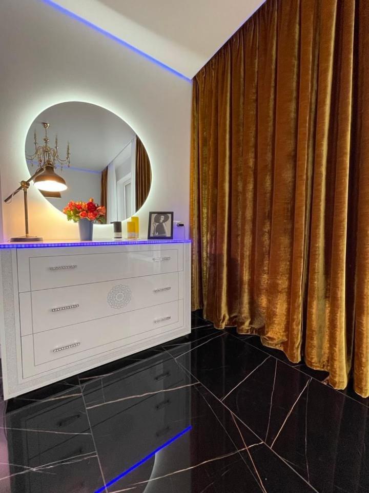 1 room 65m2 center of Obolon near River side. view 5