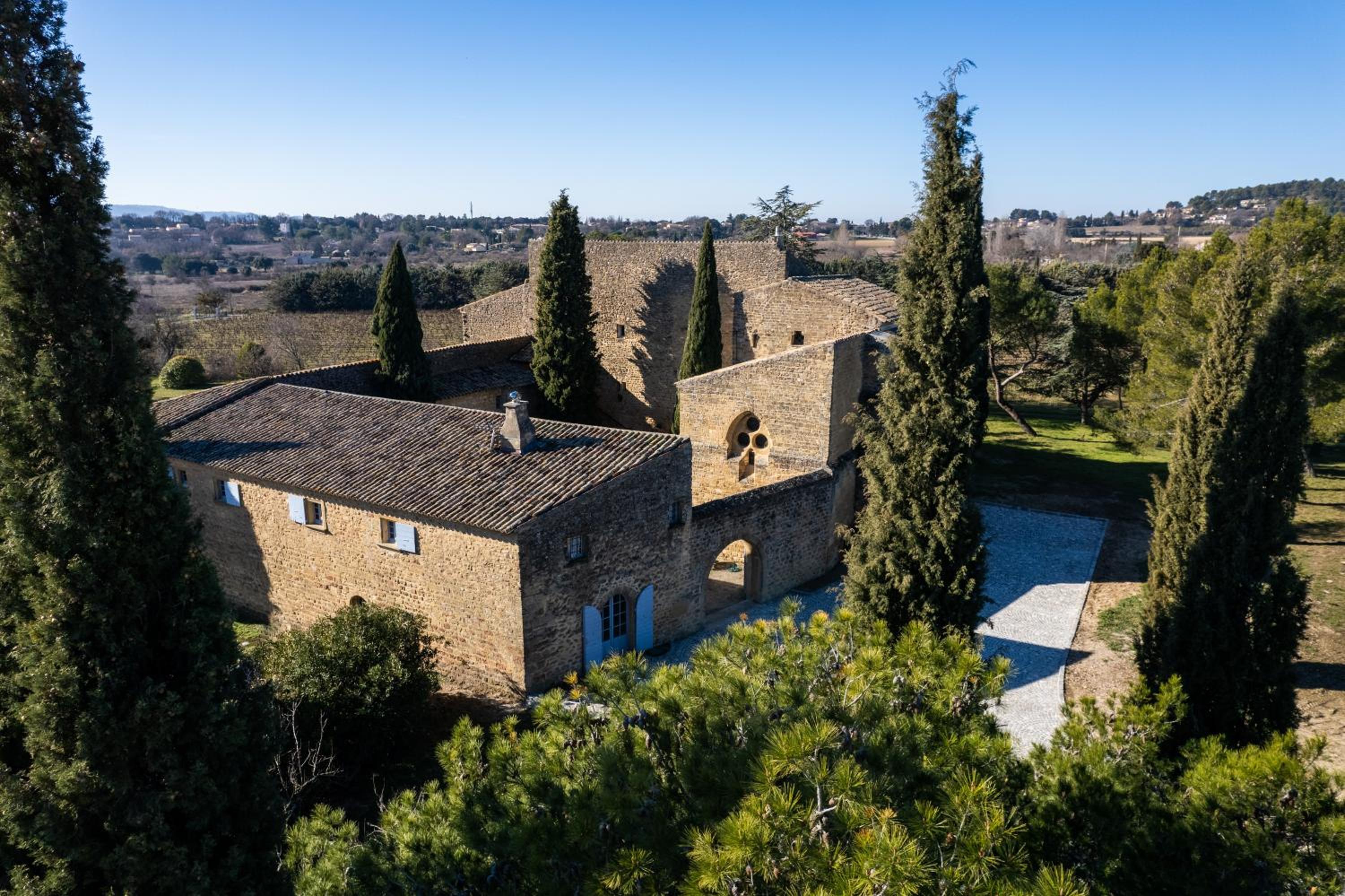 Château Saint-Pierre de Mejans view 2
