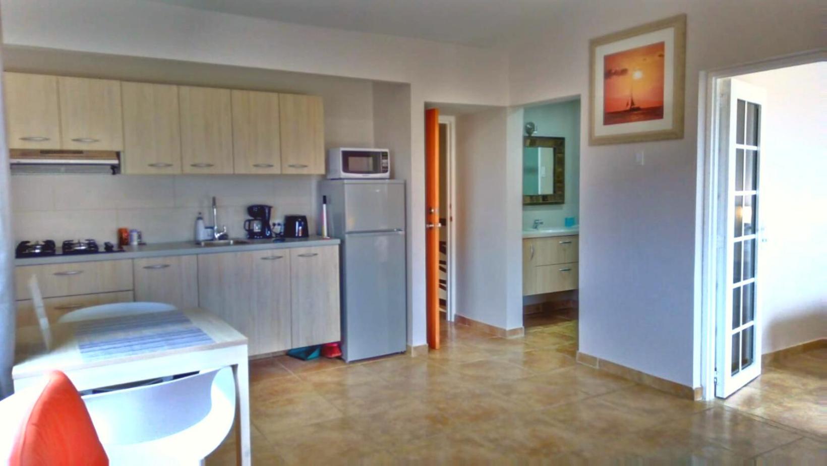 Rooi Santo Residence