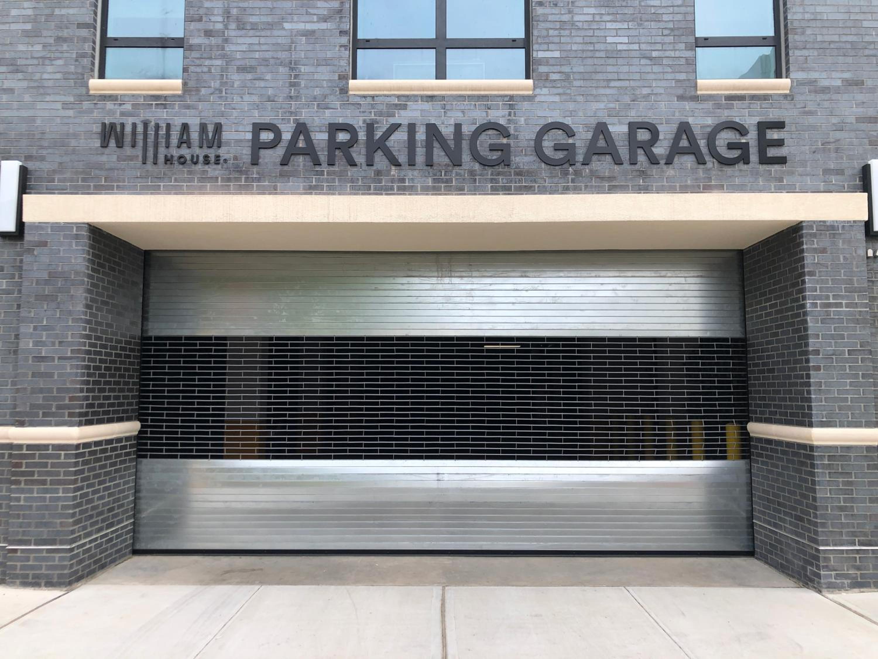 NEW! Vibrant Large Studio Dwntwn 18 Mins to NYC view 3