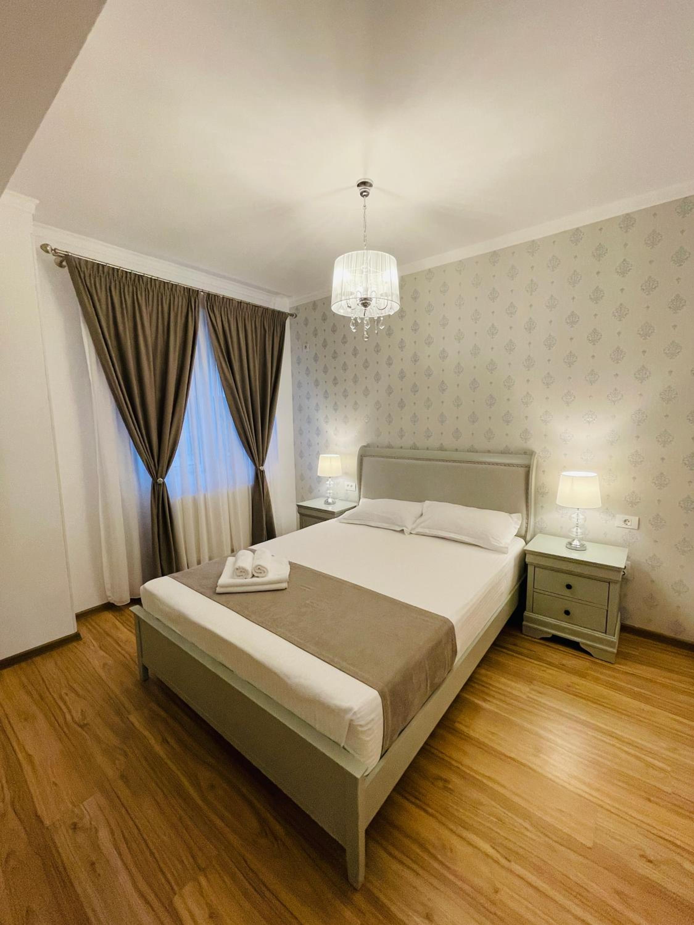 Royal Moonlight Apartment view 4