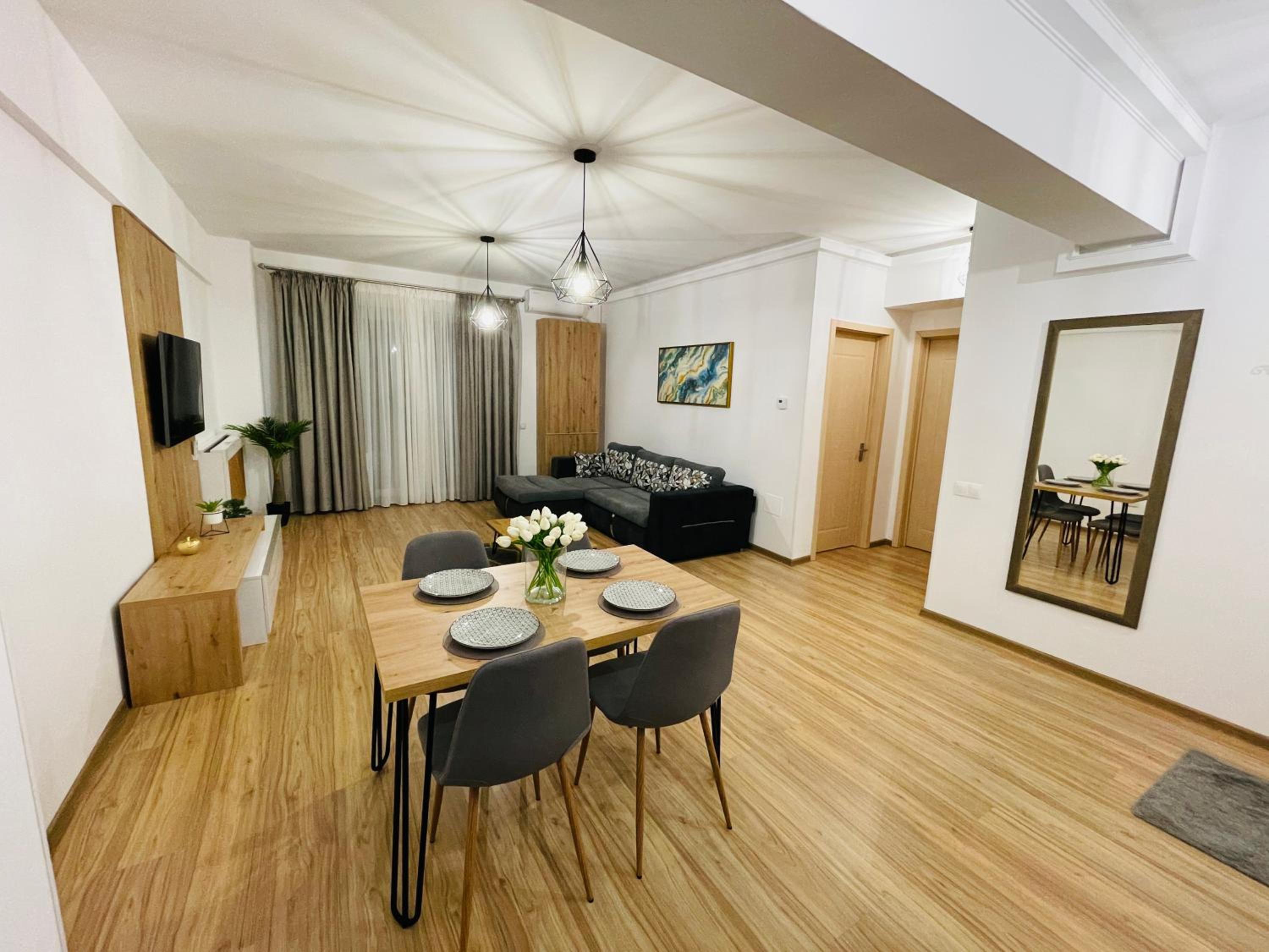 Royal Moonlight Apartment view 3