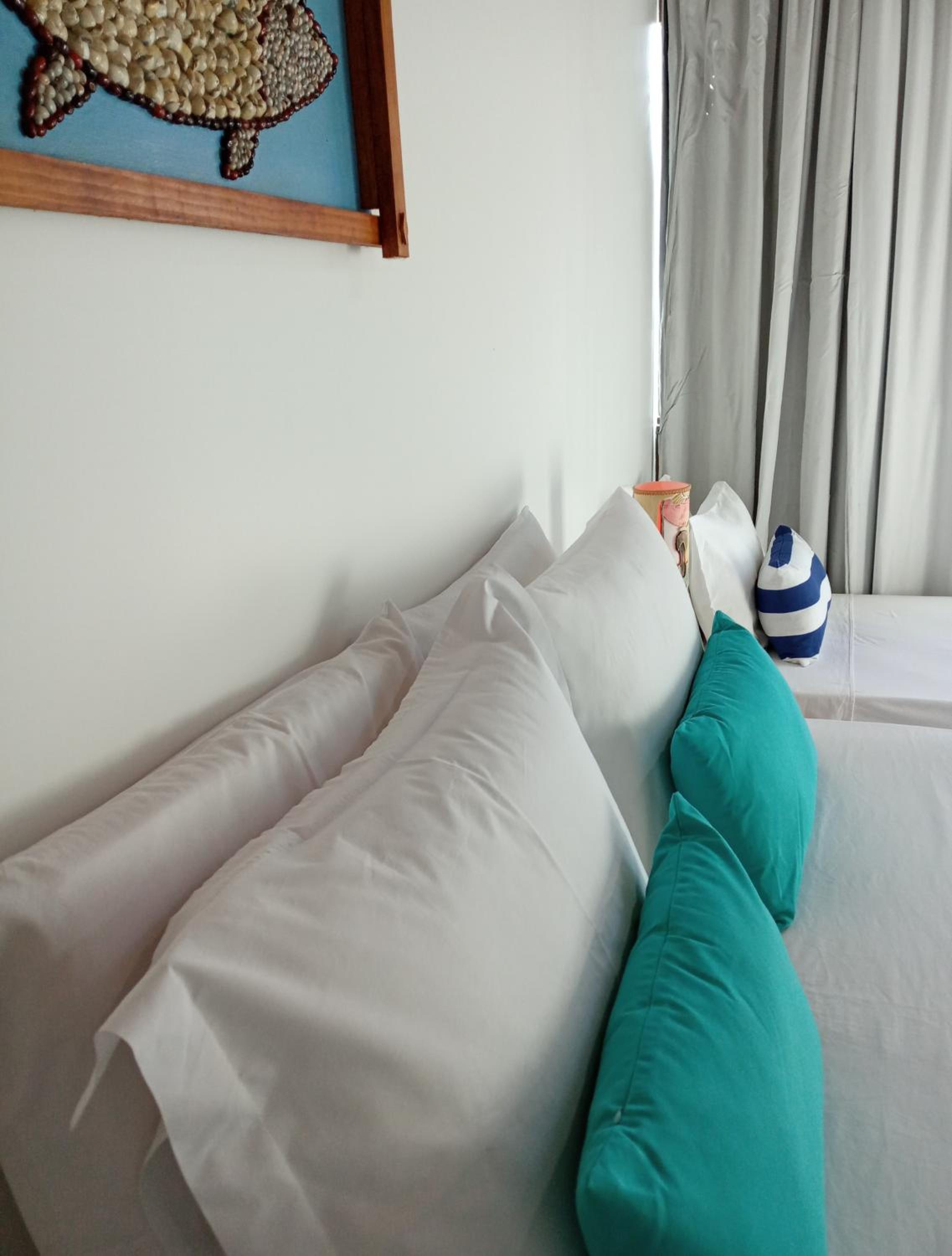 Linda casa com 5 quartos, a poucos metros da praia