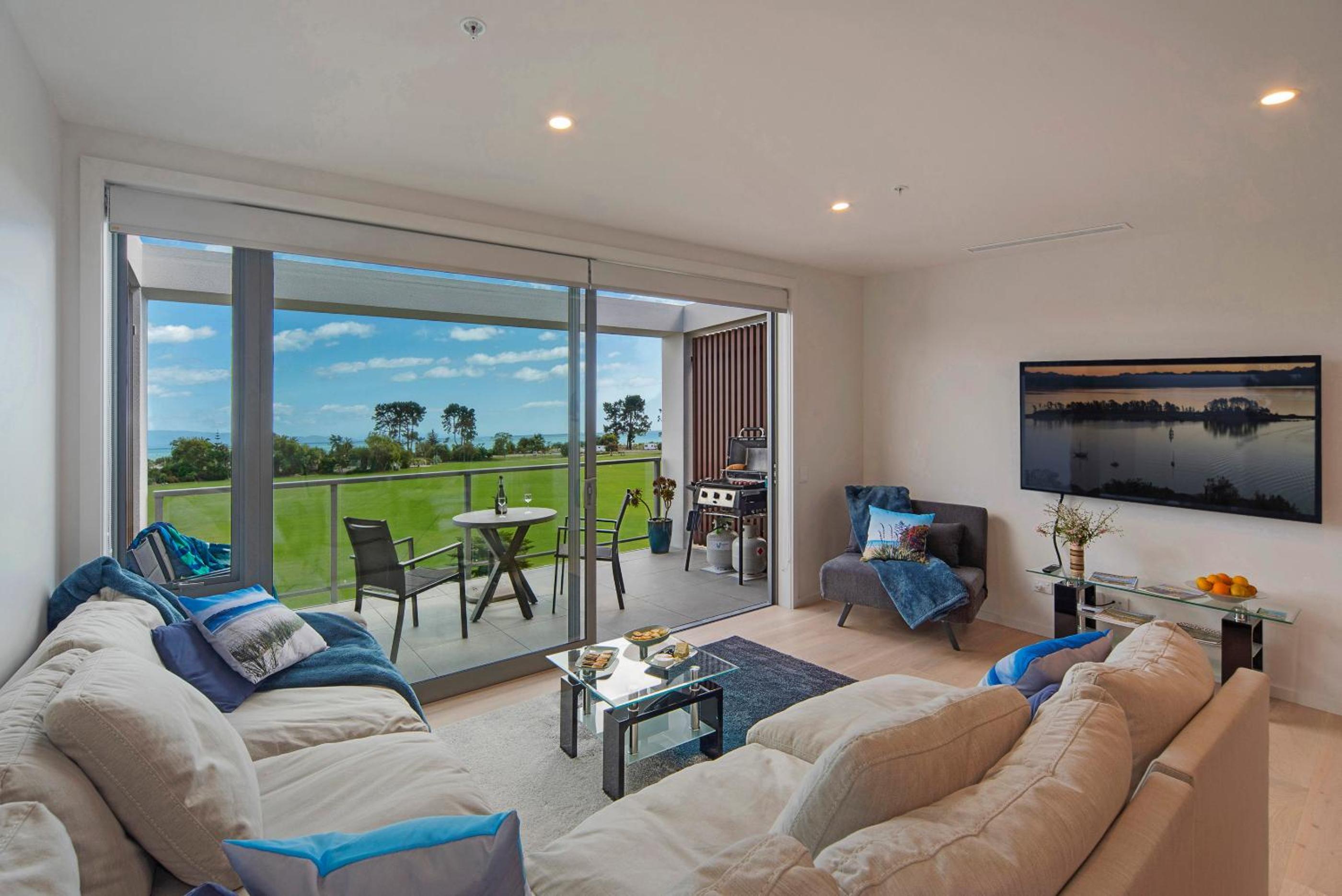 Tahunanui Oceanview Apartment view 3