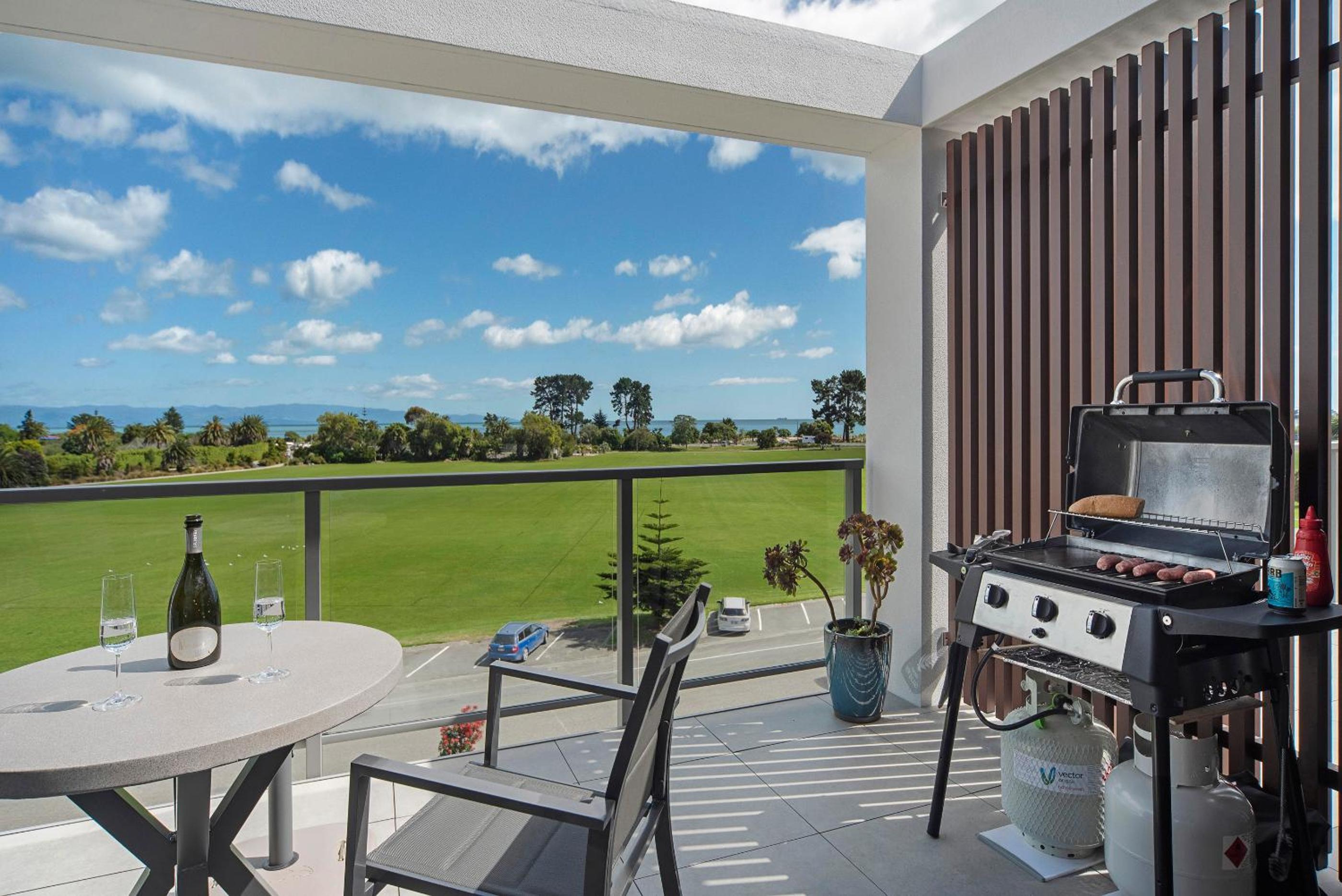 Tahunanui Oceanview Apartment view 2