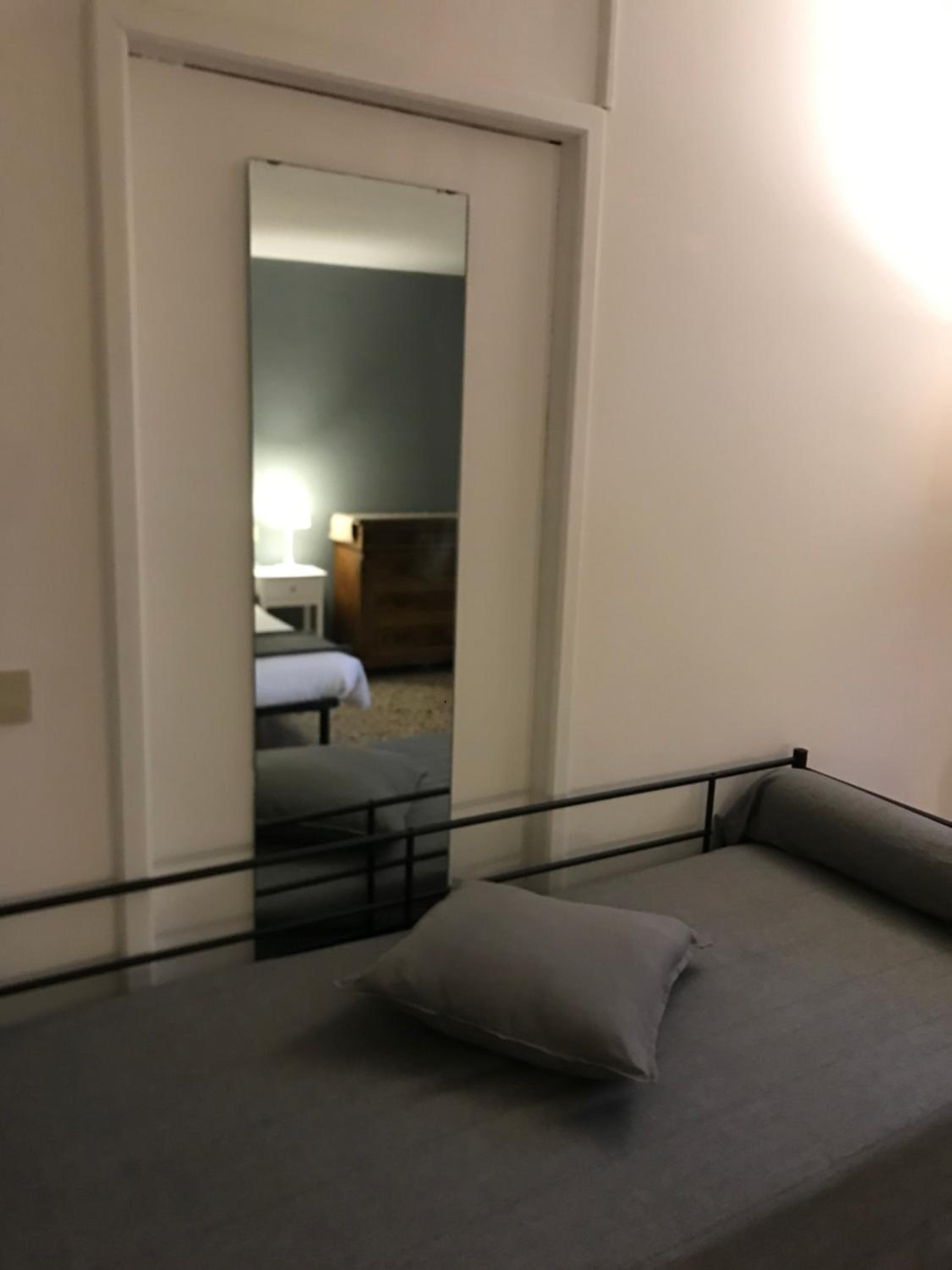Venice and Venice Apartments - private rooms in shared apartment