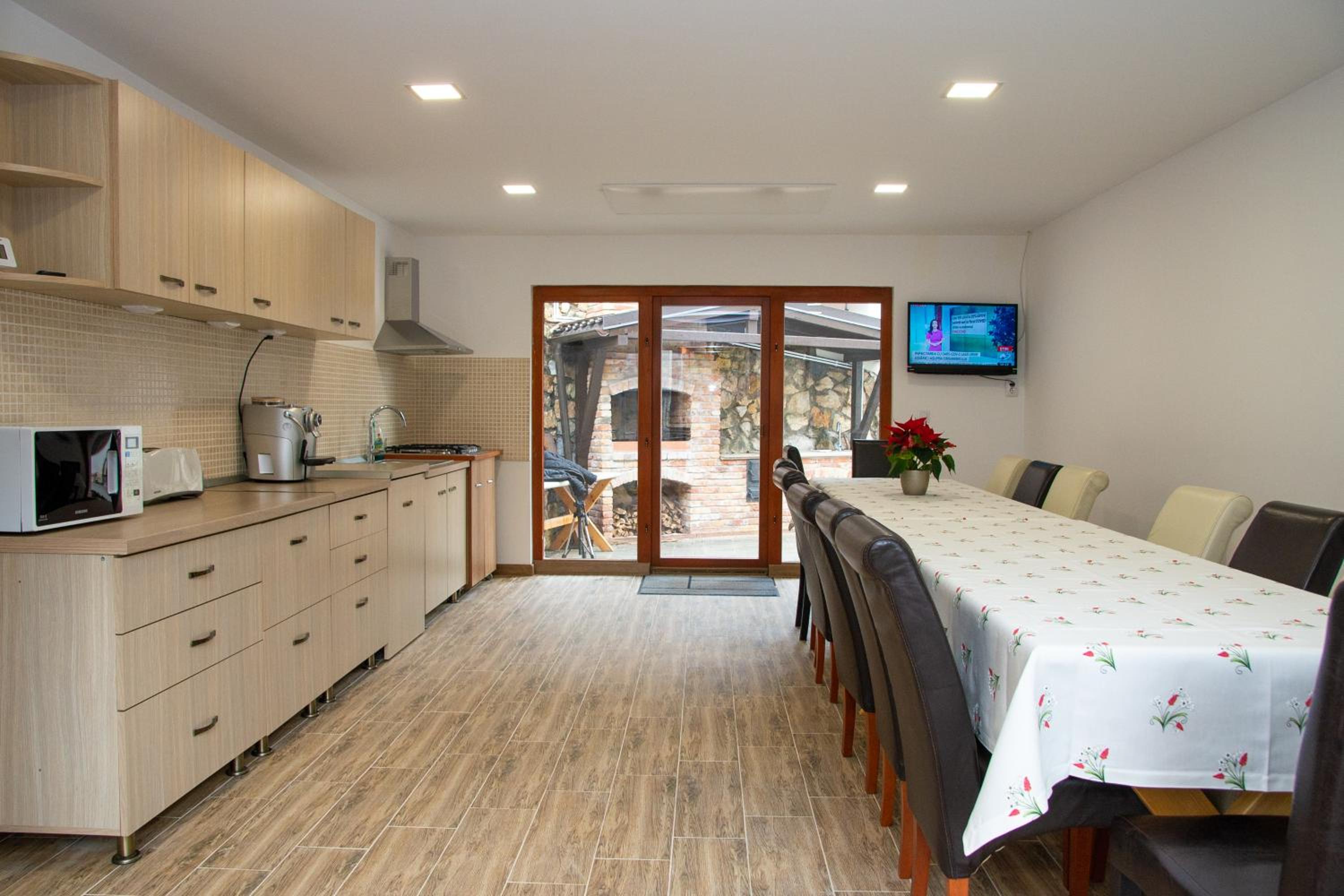 Casa dintre Brazi Hunedoara view 3