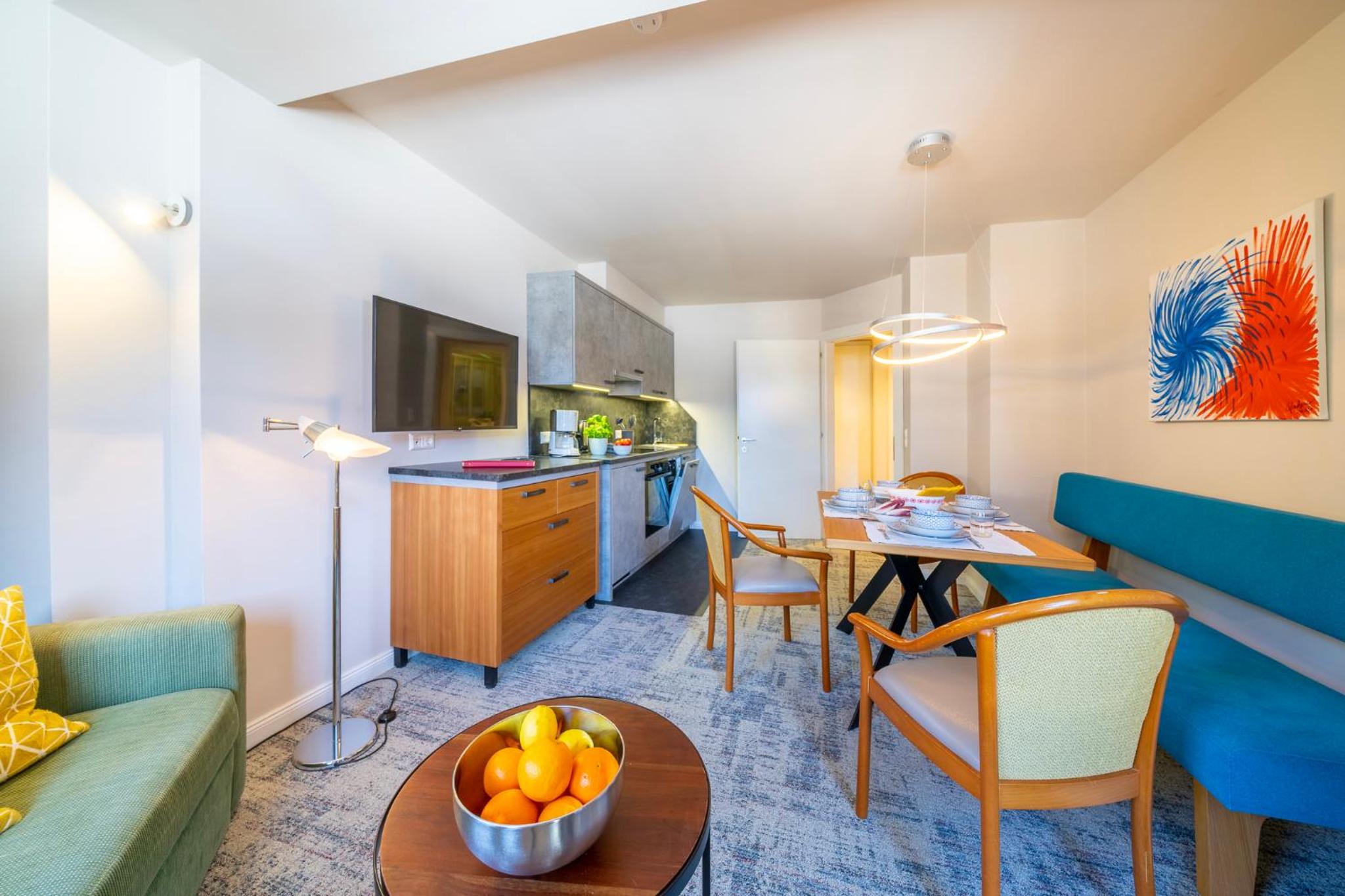 Gästehaus Schusser an der Therme, Frühstück, Doppelzimmer und Ferienwohnung