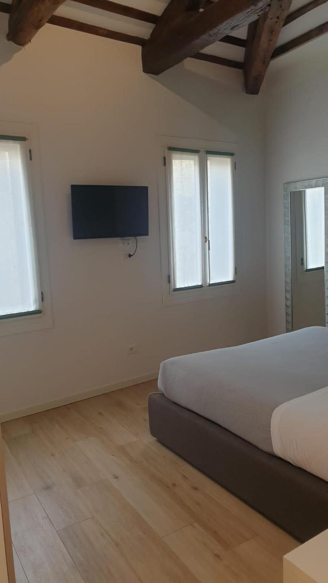 SNC1018 MODERN BOUTIQUE APARTMENT