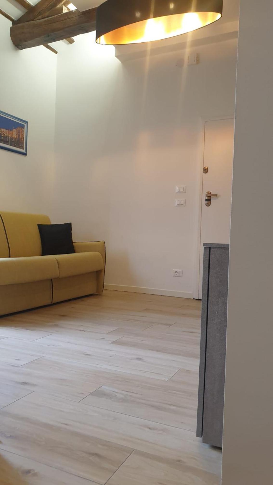 SNC1018 MODERN BOUTIQUE APARTMENT