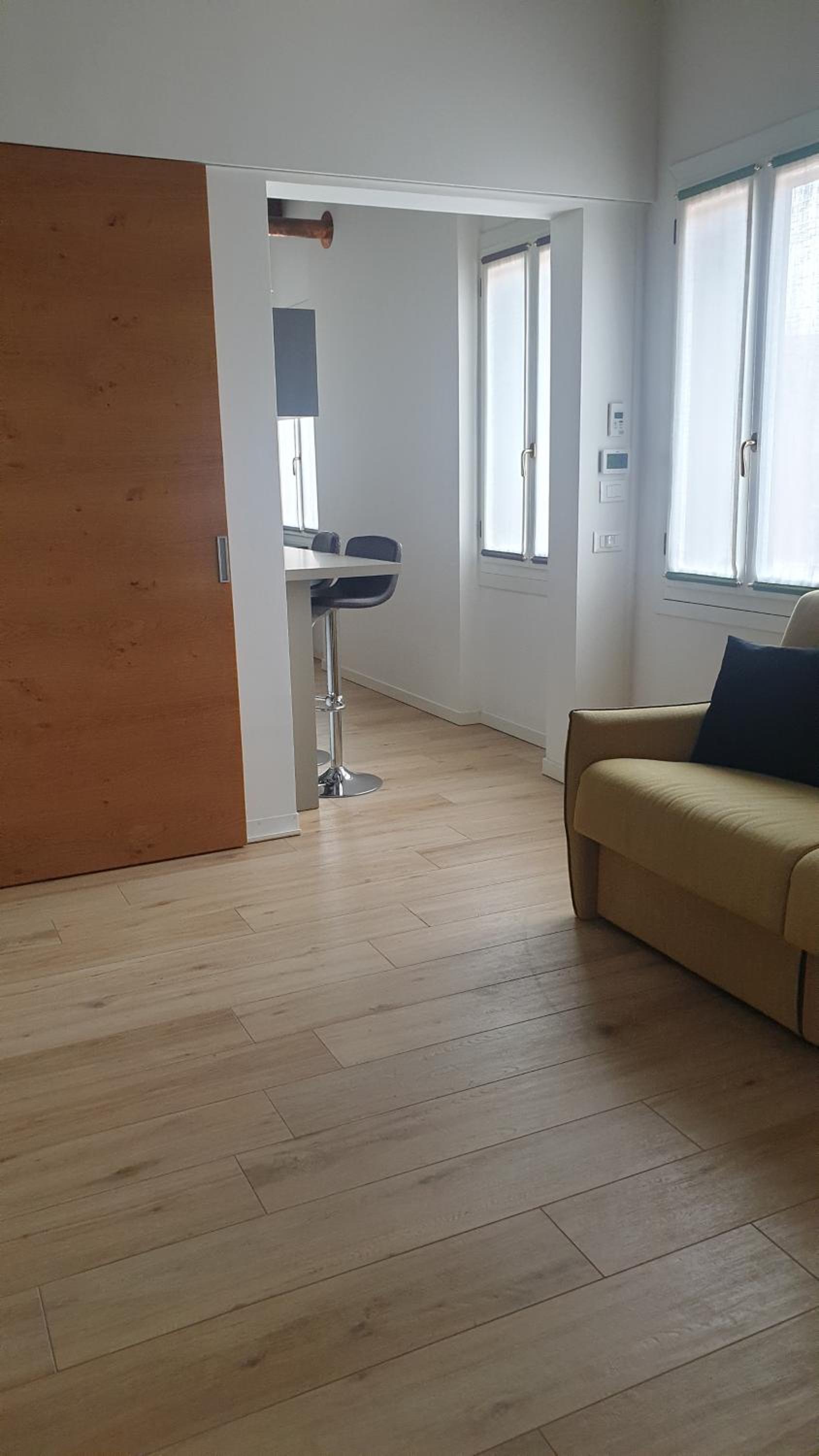 SNC1018 MODERN BOUTIQUE APARTMENT