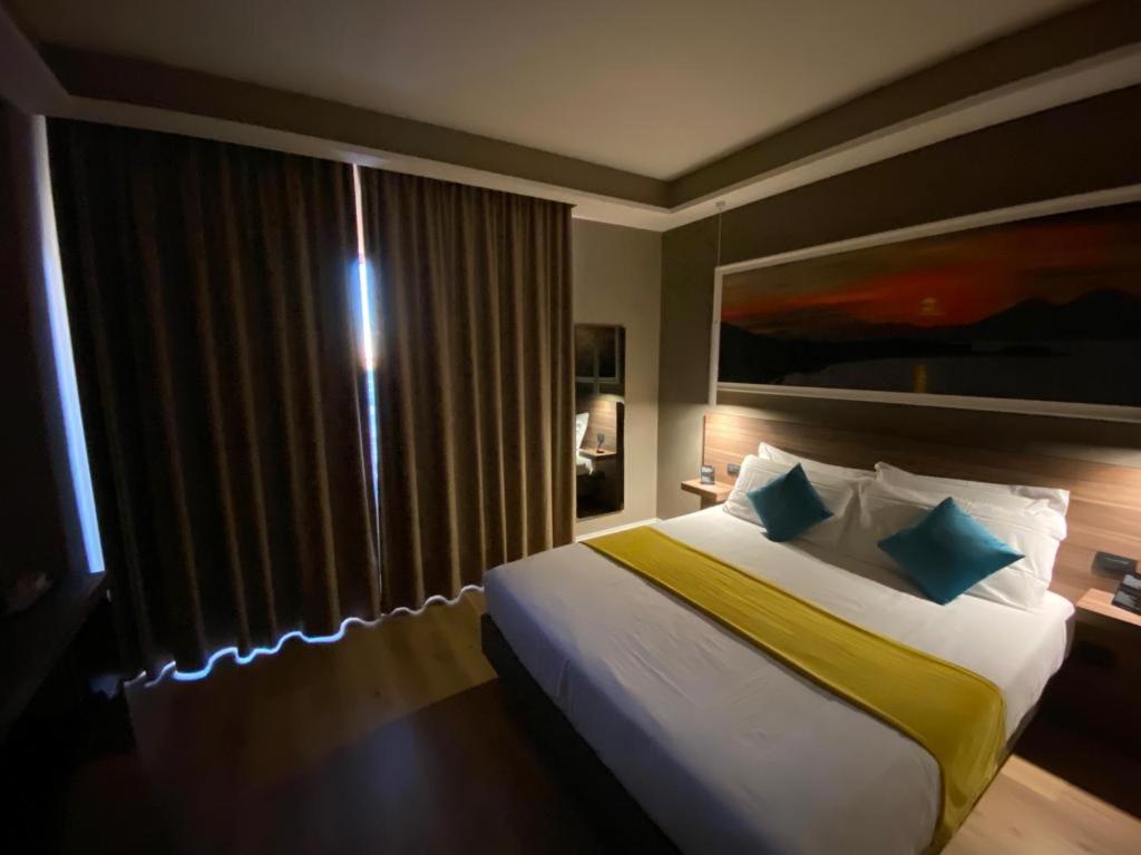 7th Floor Suite