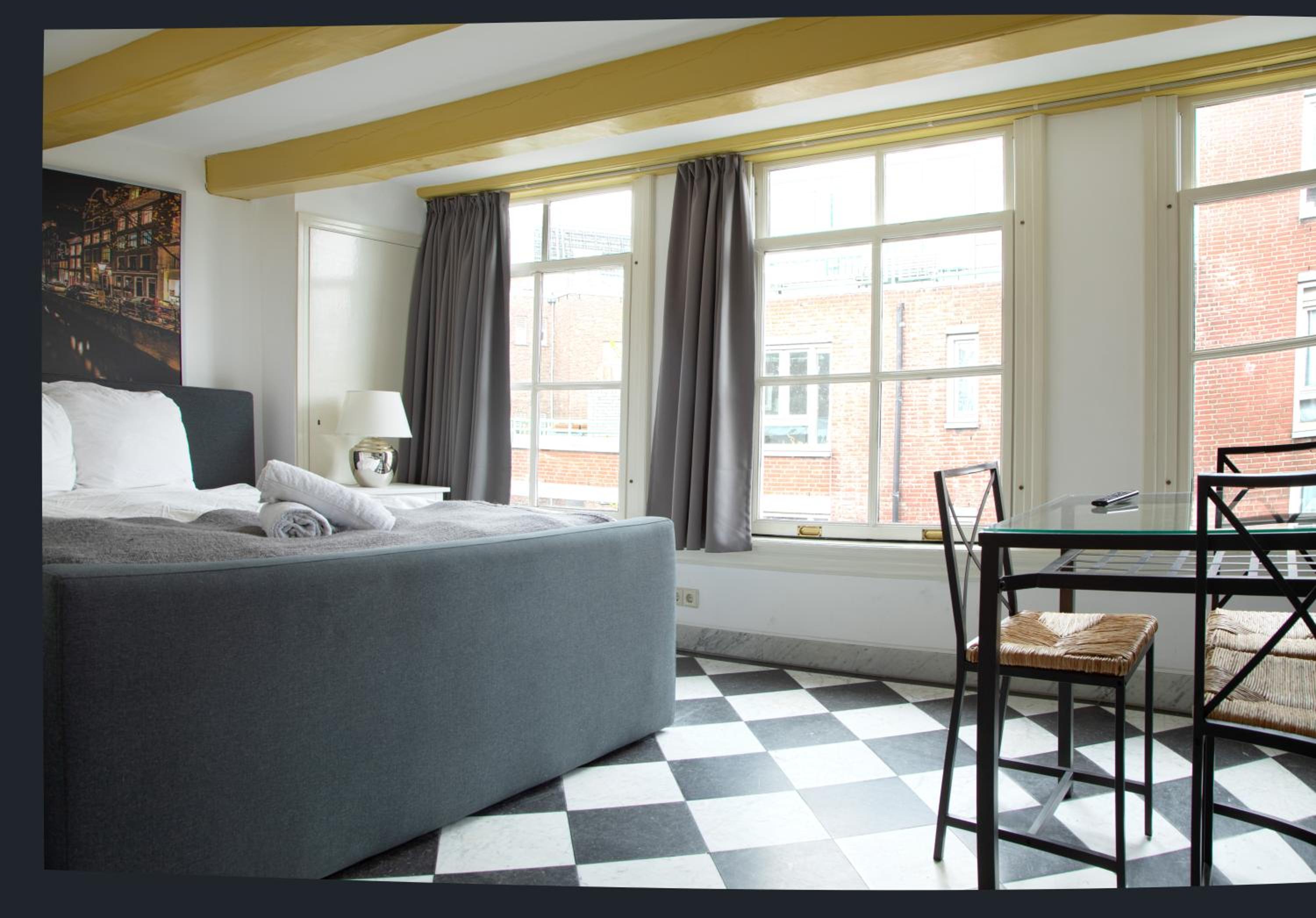 Modern Canal House Loft - City Center