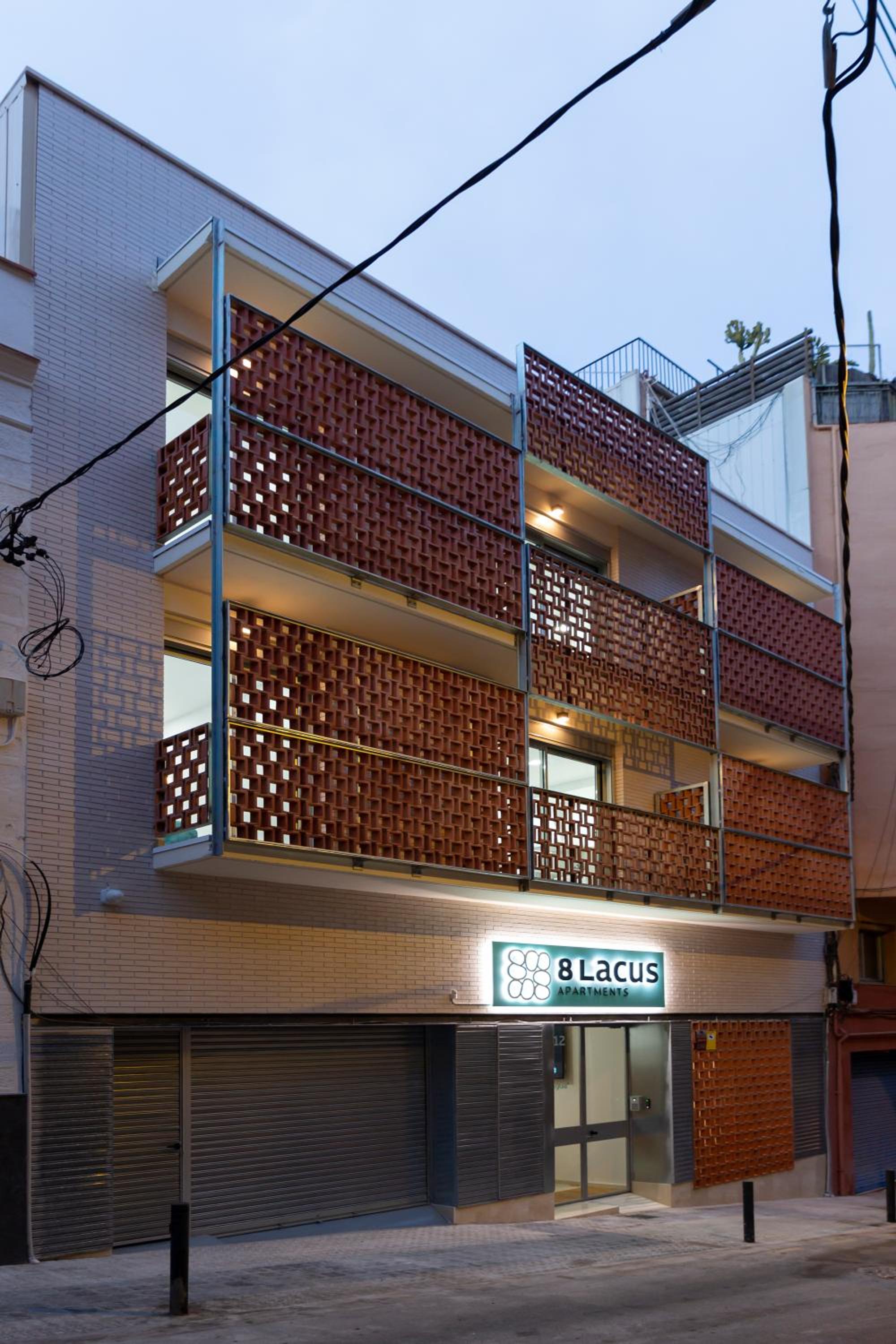8 lacus duplex photo 2