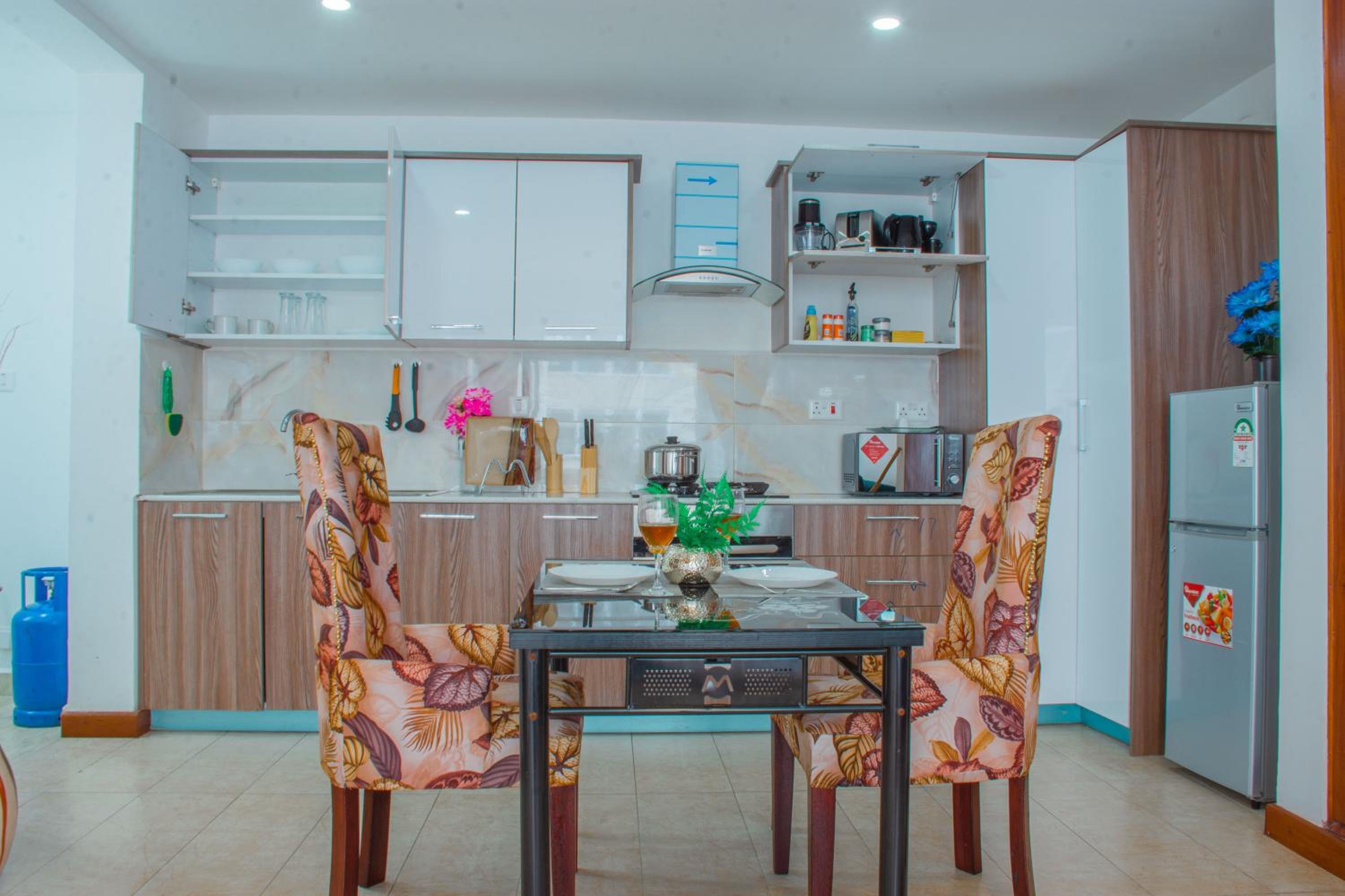 Imagine by Benaa , ELEGANT 1BR IN KILIMANI STRONG WIFI With pool view 4
