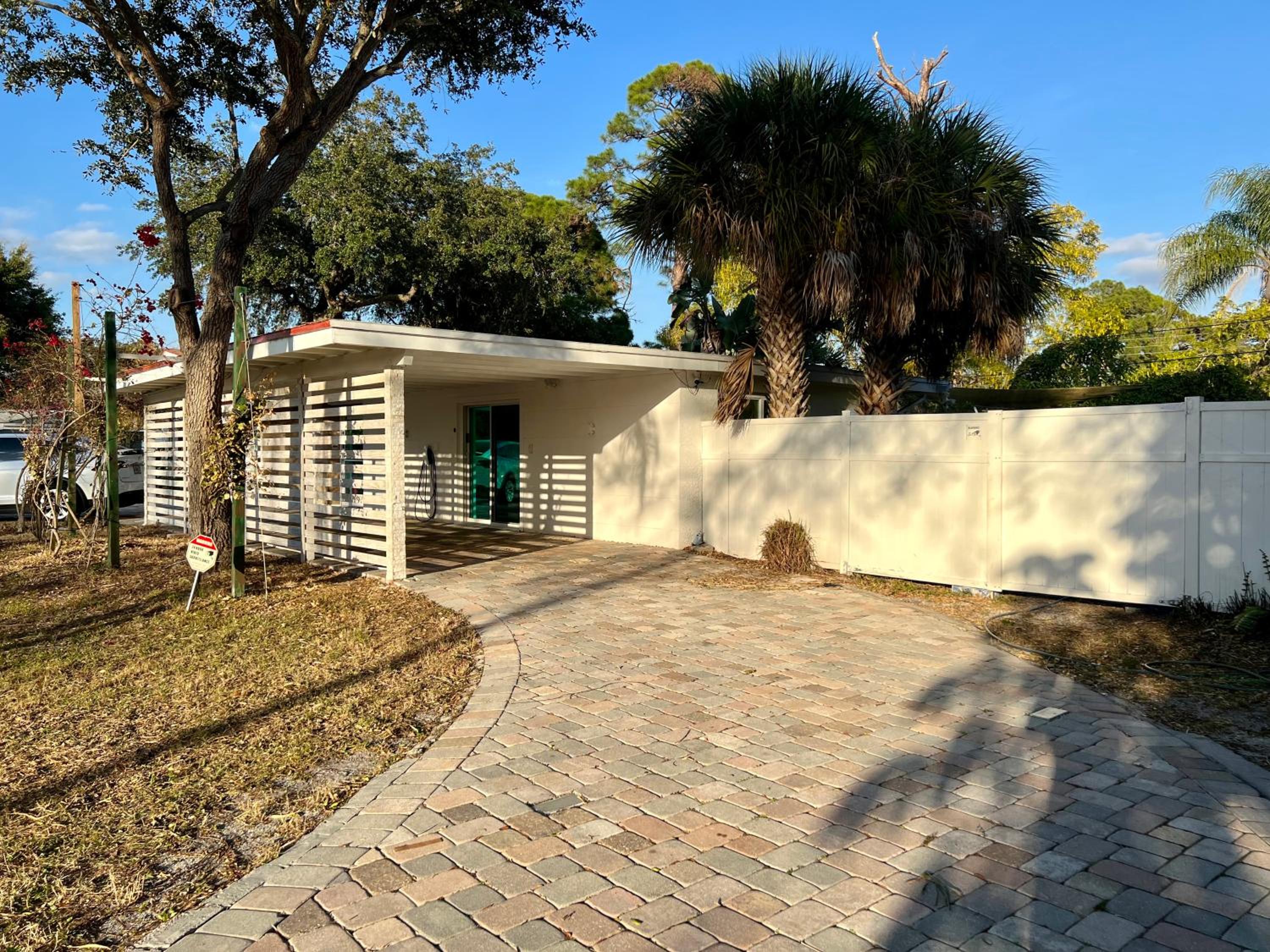 Close to beaches with hot tub and large garden view 5