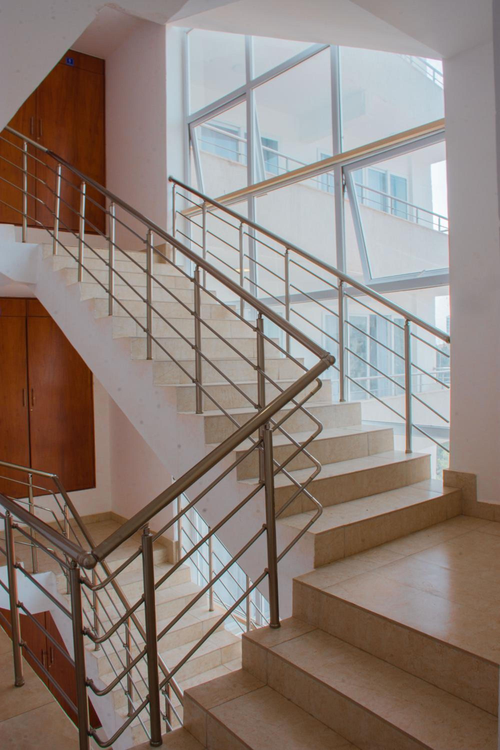 Imagine by Benaa , ELEGANT 1BR IN KILIMANI STRONG WIFI With pool view 3