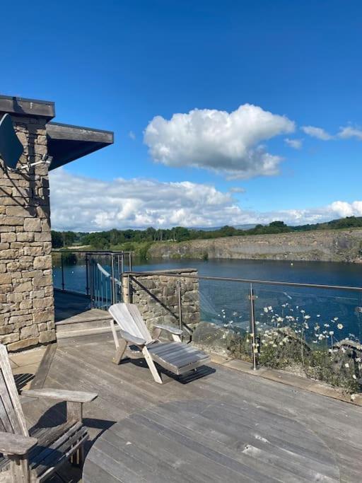 Clearwater - Luxury lakeside house view 4