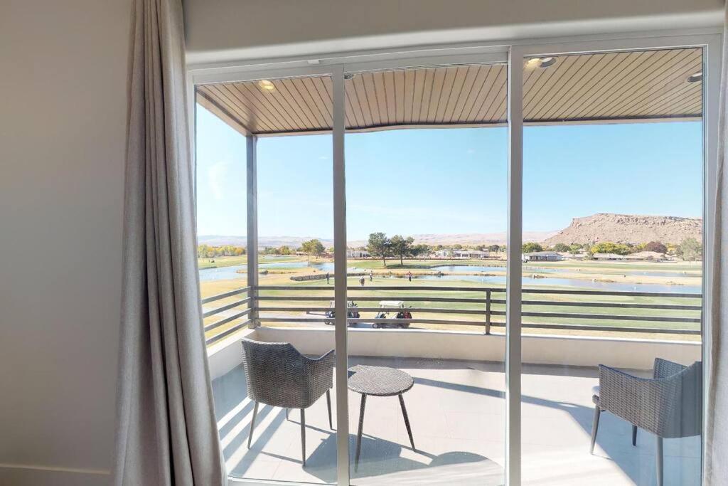 Hotel Villa 10 - LUXURY GOLF UPPER LEVEL VILLA! YEAR ROUND HEATED POOL & HOT TUB! - Image 1