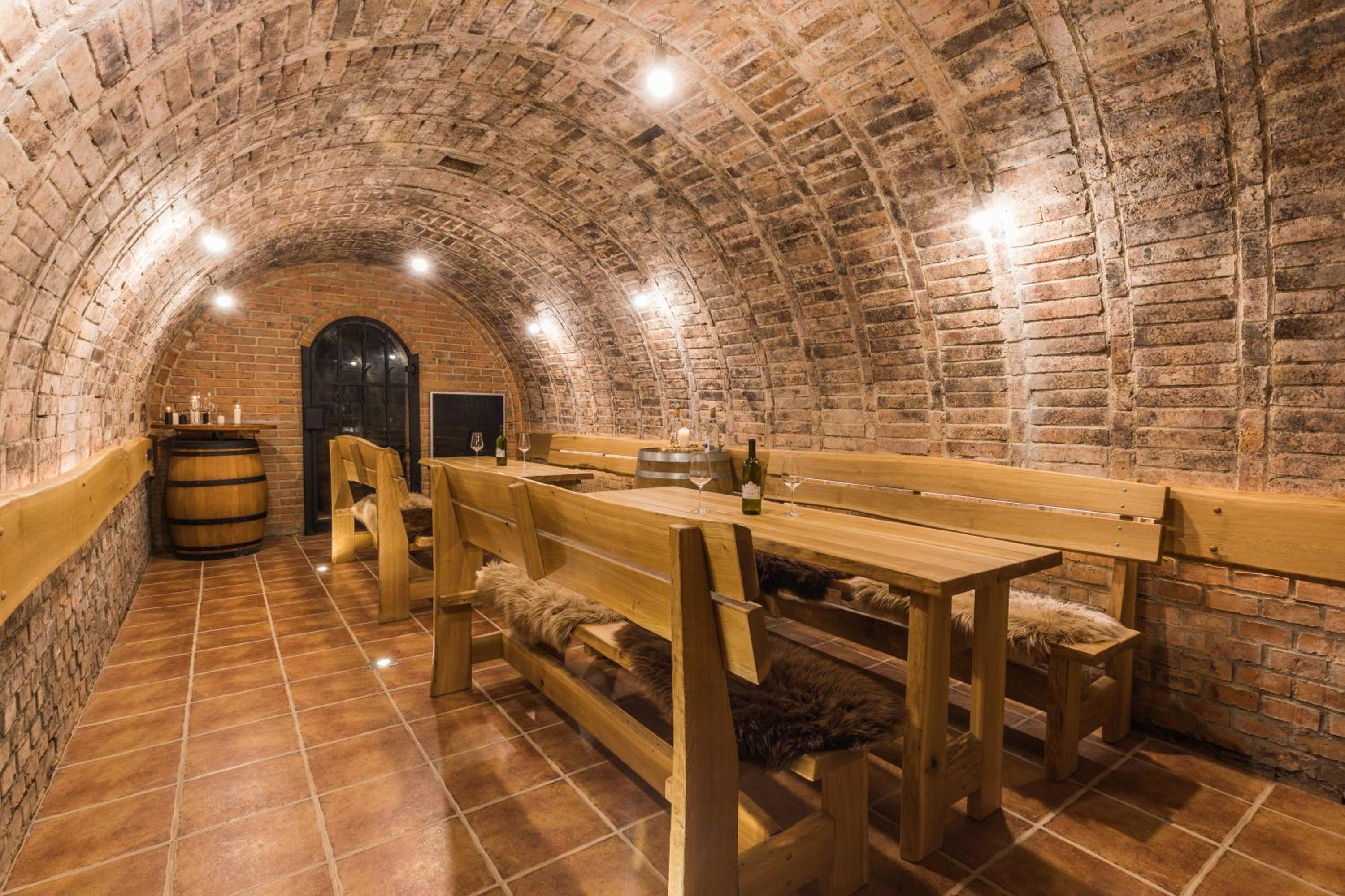 Vinoza - ubytování a vinný sklep v Moravském Toskánsku