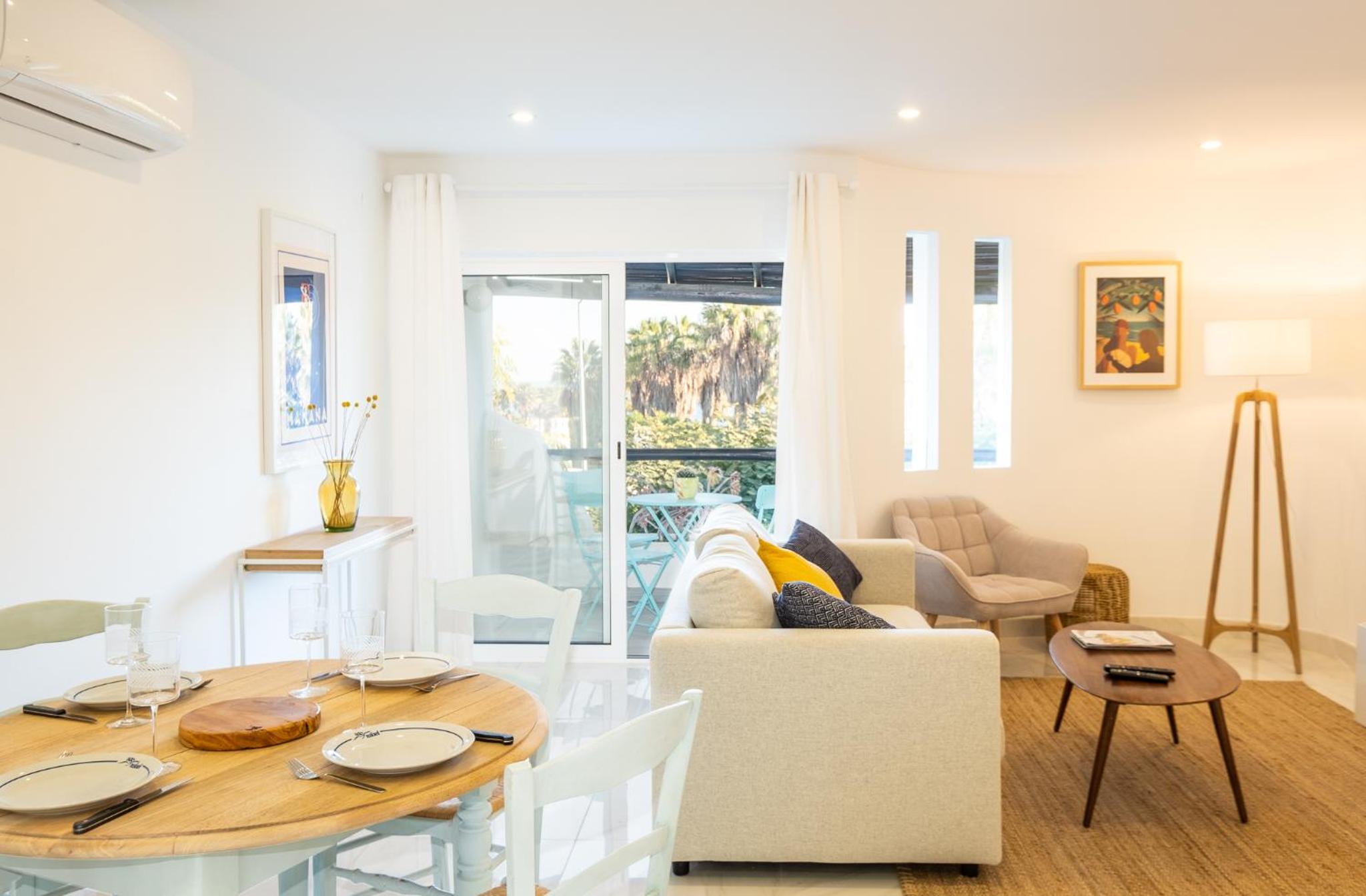 Beach Praia - Sleep 5 - Pool - Free wi-fi - Air Con view 4