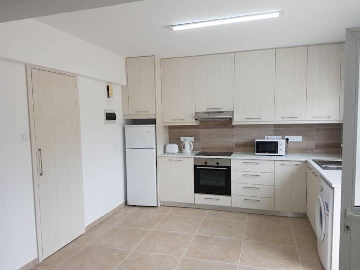 EPISTIMI 3 Bedroom Holiday House
