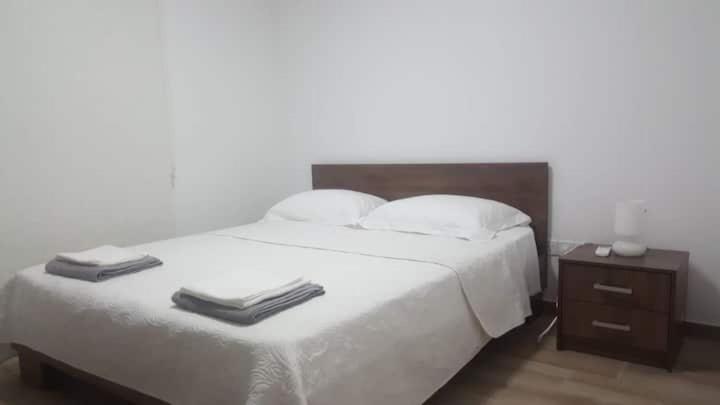 EPISTIMI 3 Bedroom Holiday House